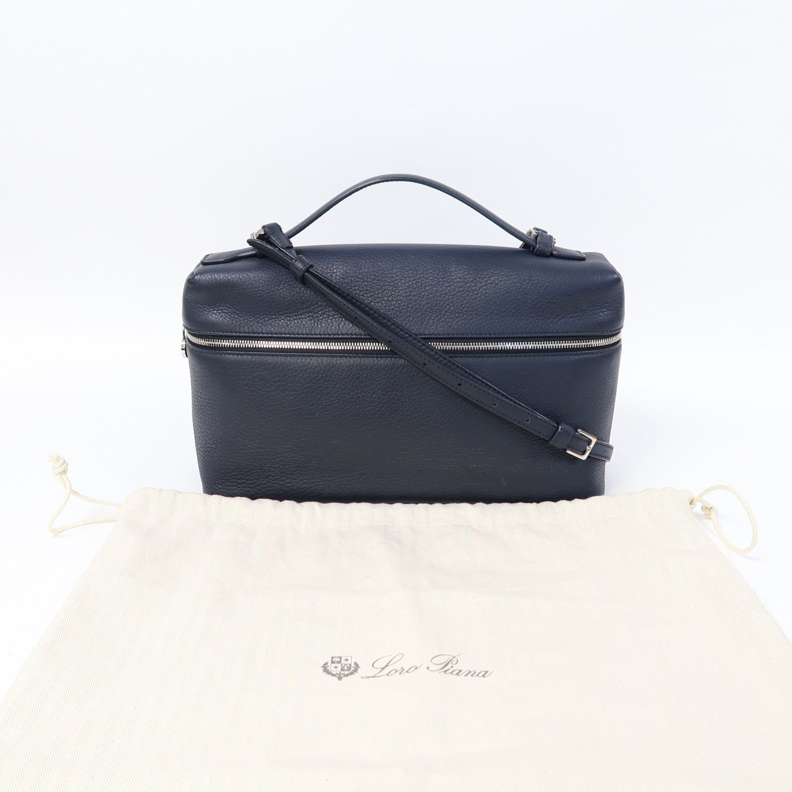 Loro Piana 牛皮皮革Extra Pocket L27銀扣手挽肩背兩用袋藍色