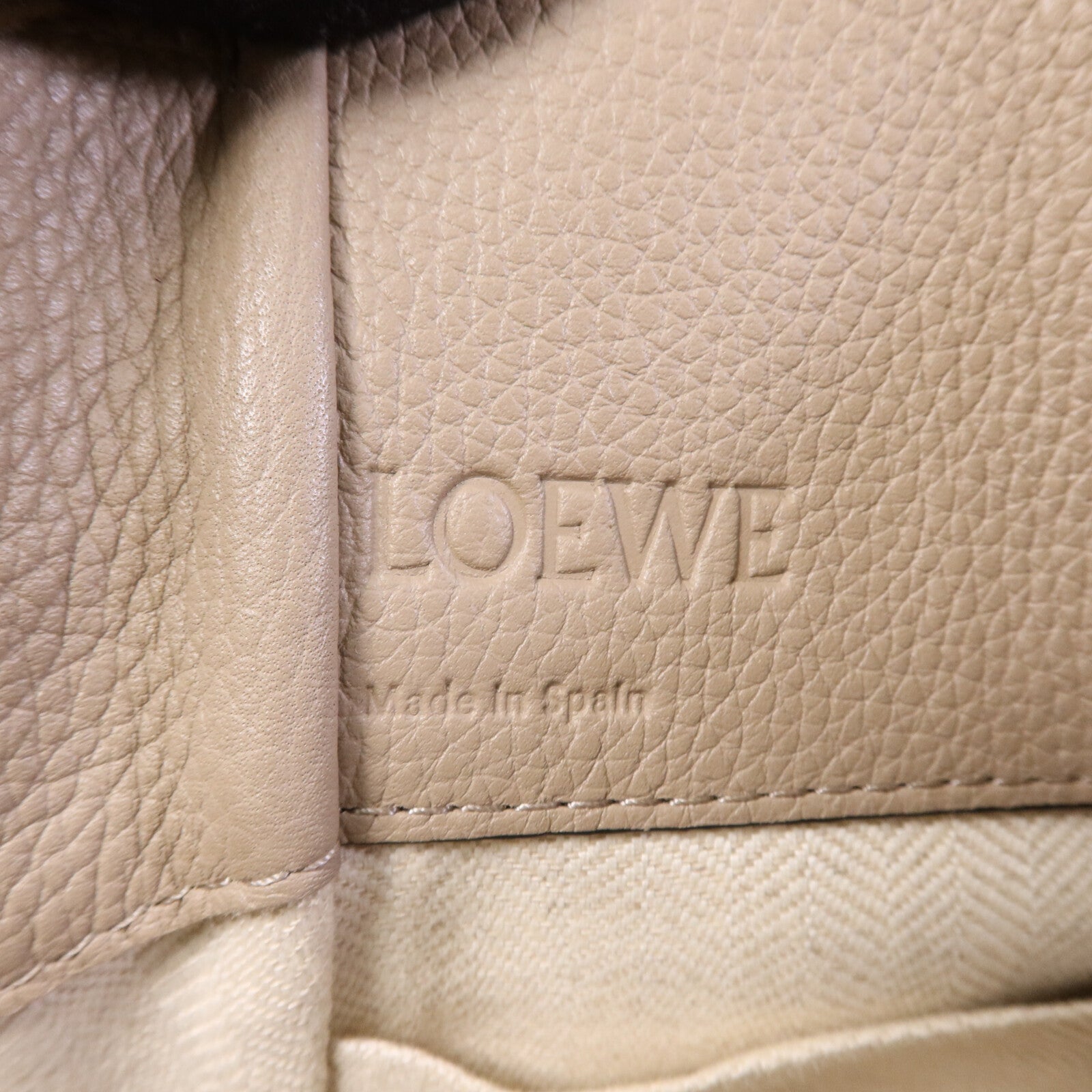 LOEWE 牛皮皮革Hammock Mini金扣手挽肩背兩用袋