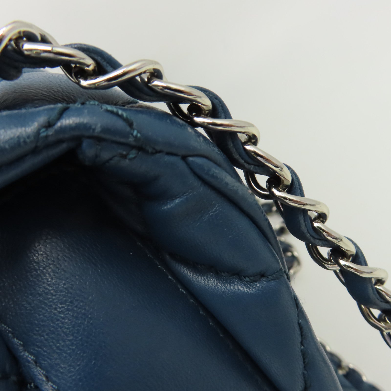 CHANEL 菱格羊皮皮革Chain Shoulder銀扣鏈帶肩背袋藍色