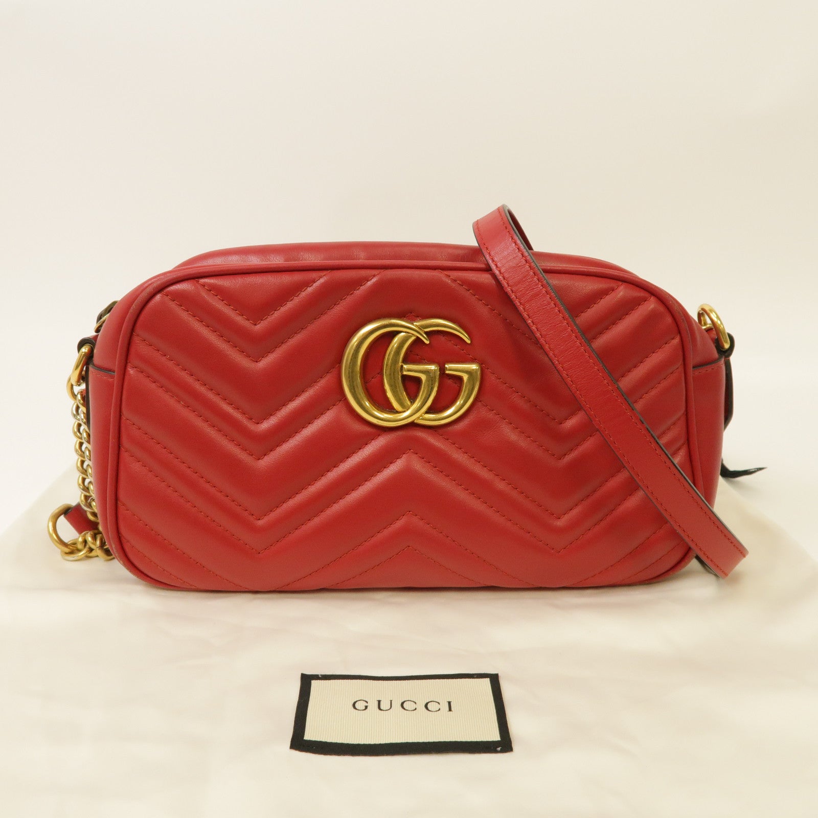 GUCCI 牛皮皮革GG Marmont金扣鏈帶肩背袋紅色
