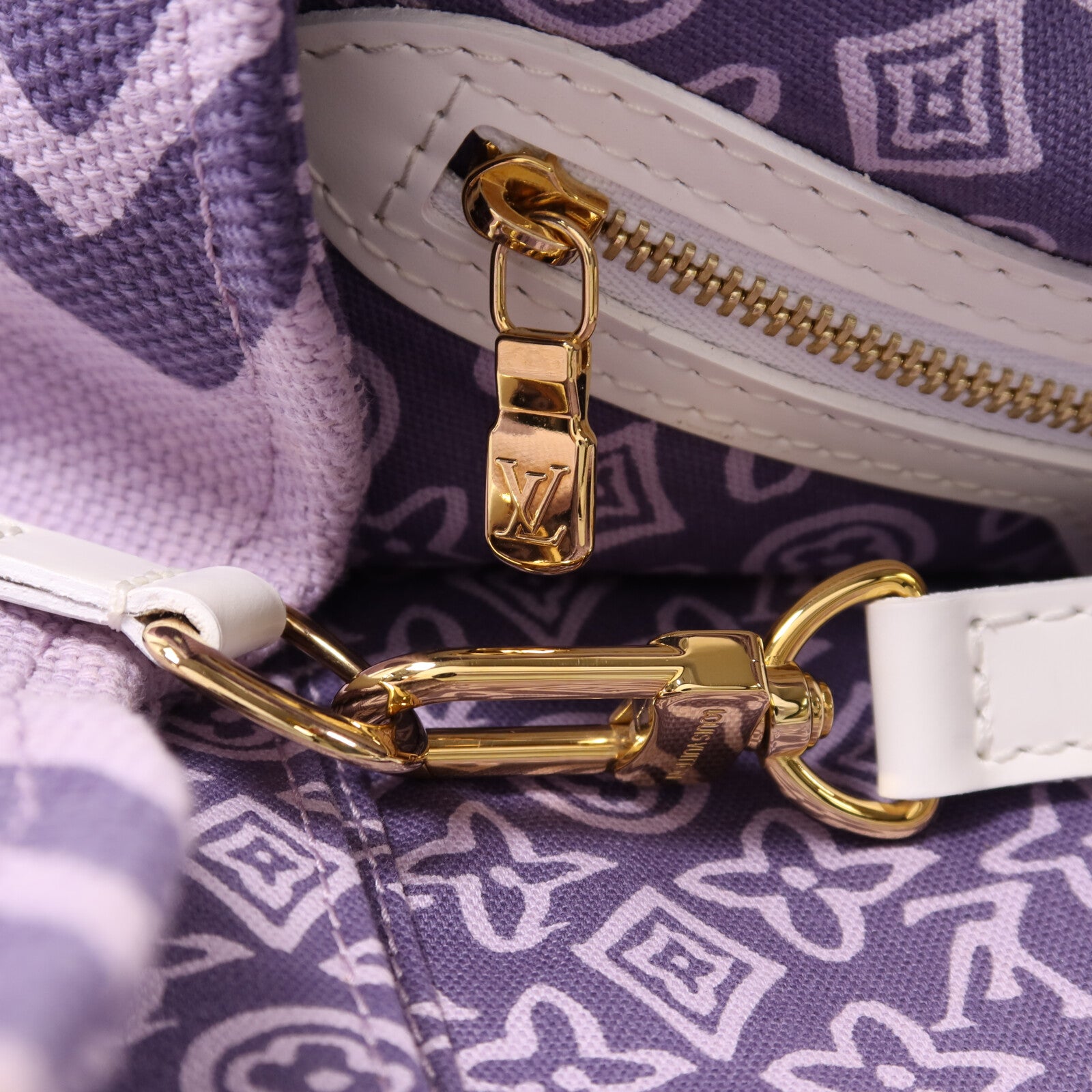 LOUIS VUITTON 帆布Cruise Line Tahitienne GM金扣肩背袋