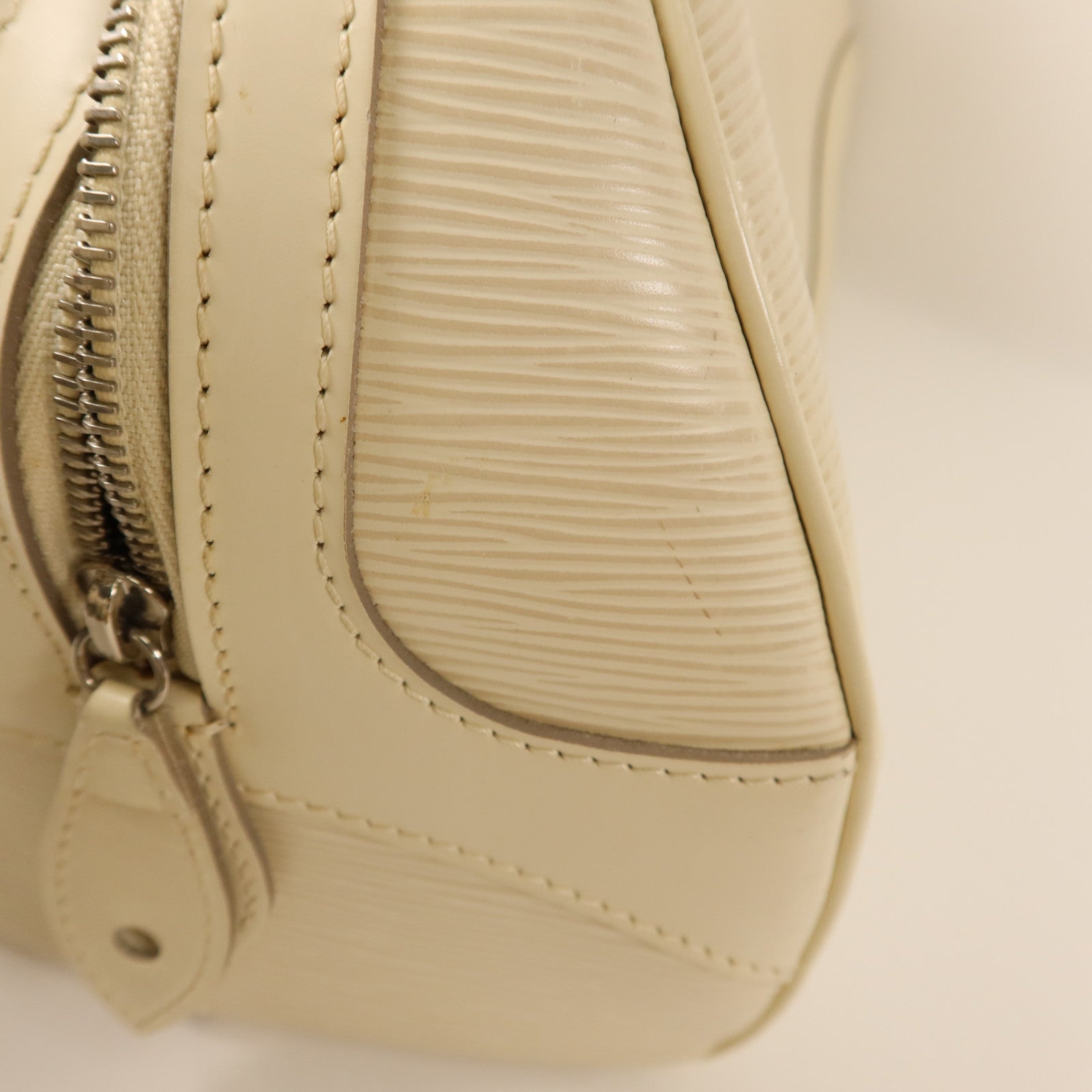 LOUIS VUITTON 【激減優惠】Epi Bowling Montaigne PM銀扣手挽袋