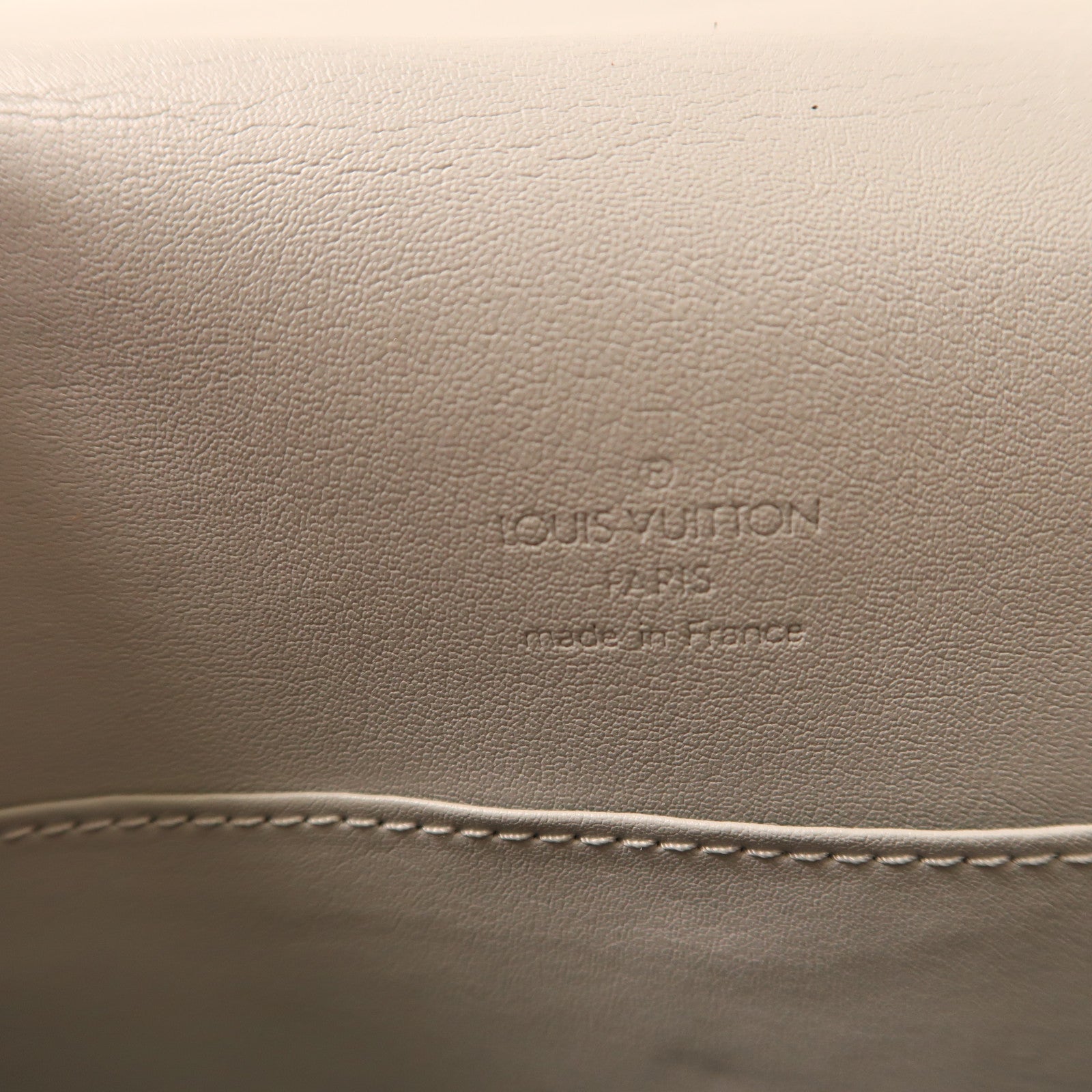 LOUIS VUITTON LV GHW Thompson Street Shoulder Bag Monogram Vernis M91123 Silver