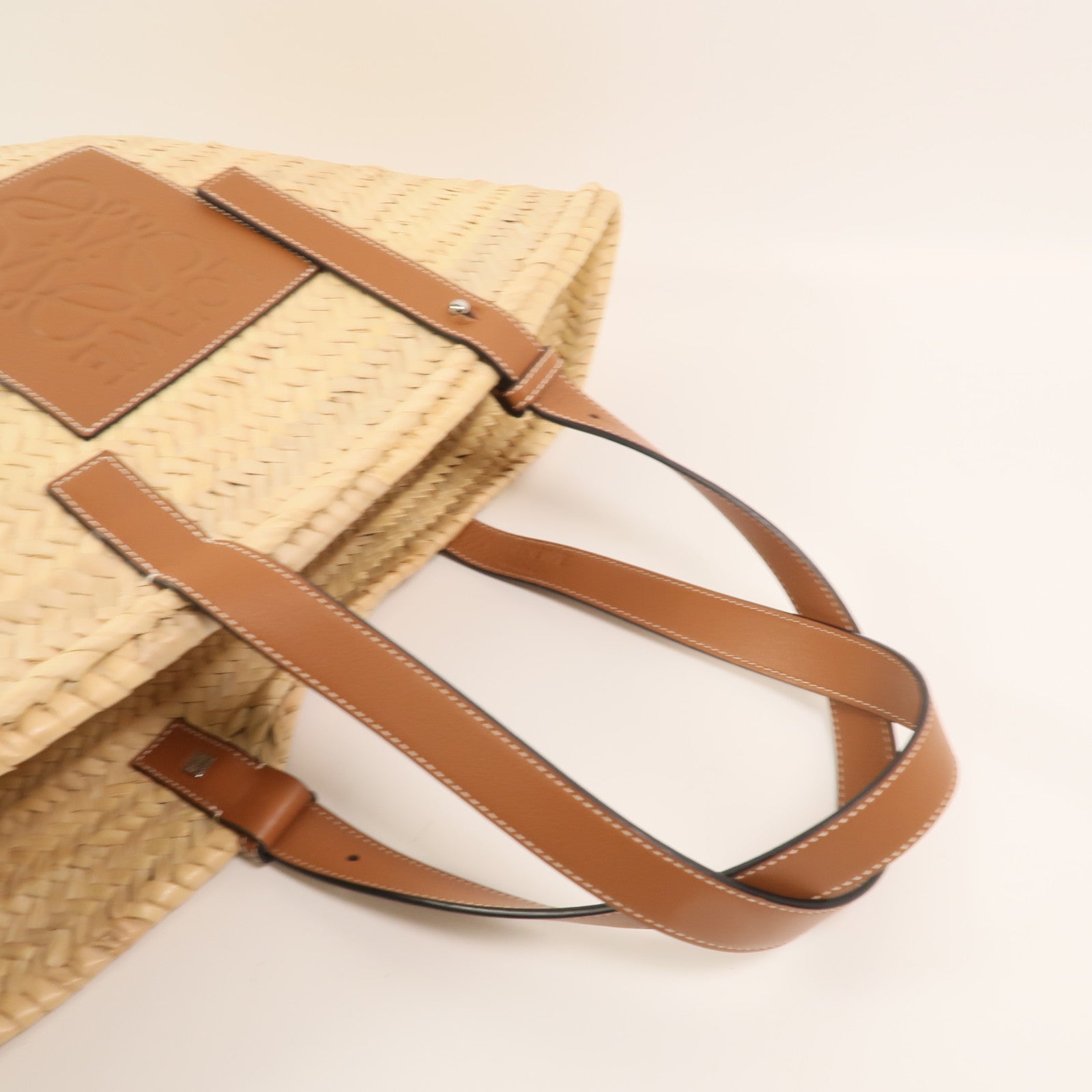 LOEWE Raffia Bucket Tote Bag銀扣手挽袋
