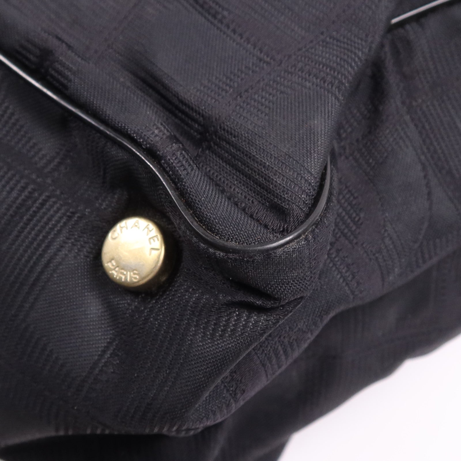 CHANEL 尼龍New Travel Line金扣手挽袋