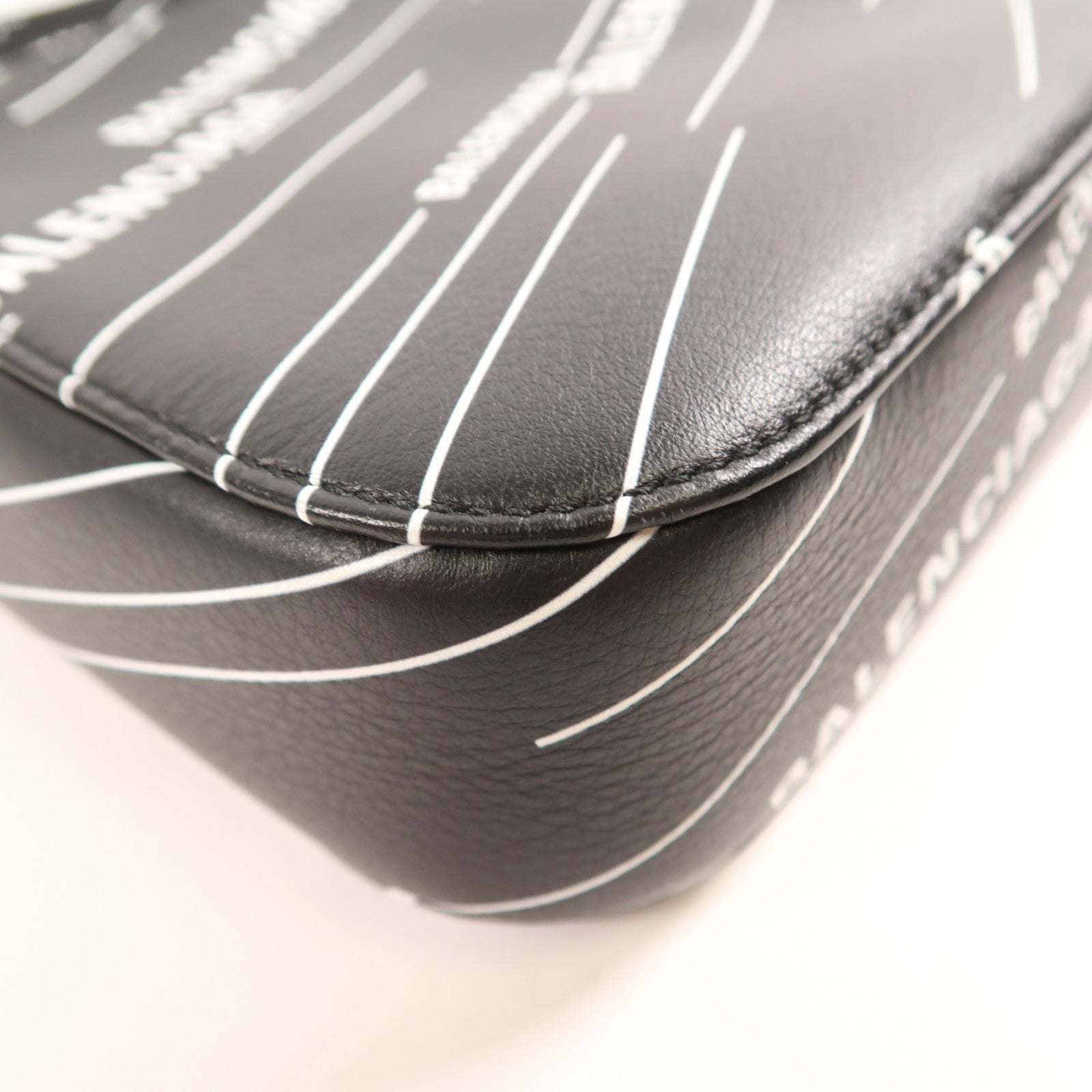 BALENCIAGA SHW Shoulder Bag Calfskin Leather 552370 Black/White