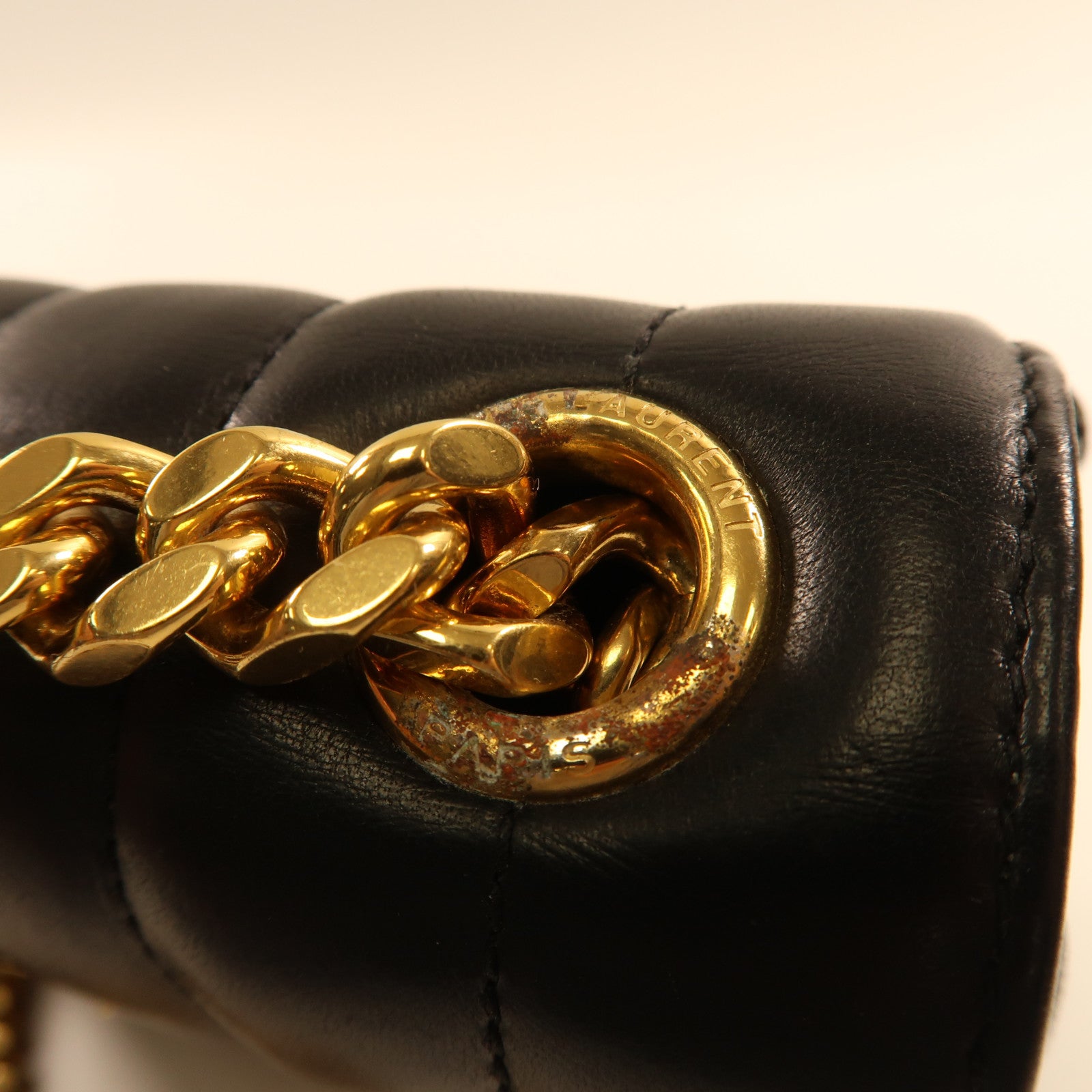 SAINT LAURENT 羊皮皮革Vicky金扣鏈帶肩背袋黑色