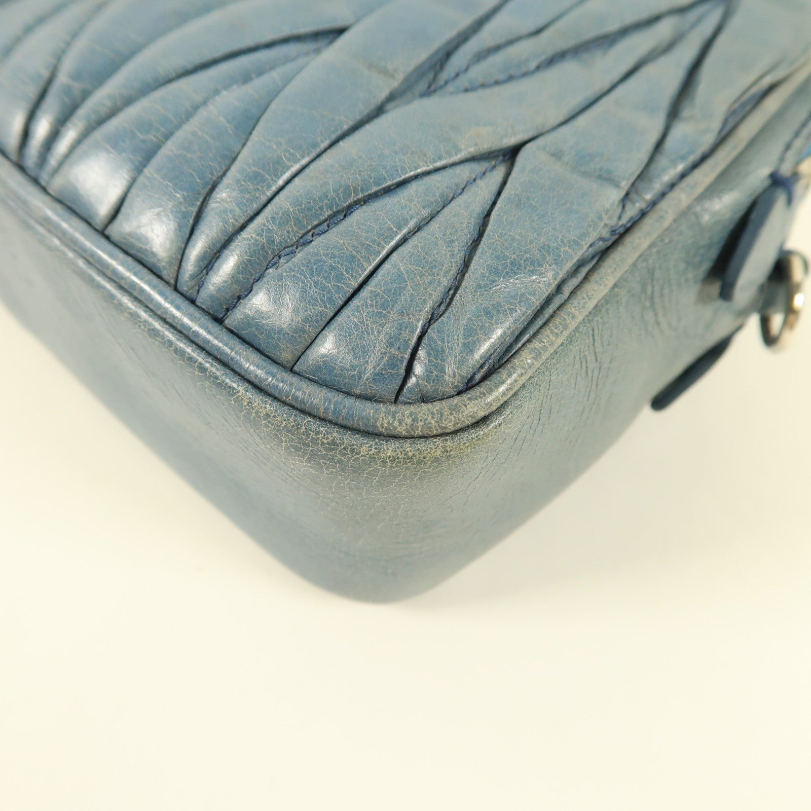 Miu Miu 【激減優惠】牛皮皮革Shoulder Bag銀扣肩背袋