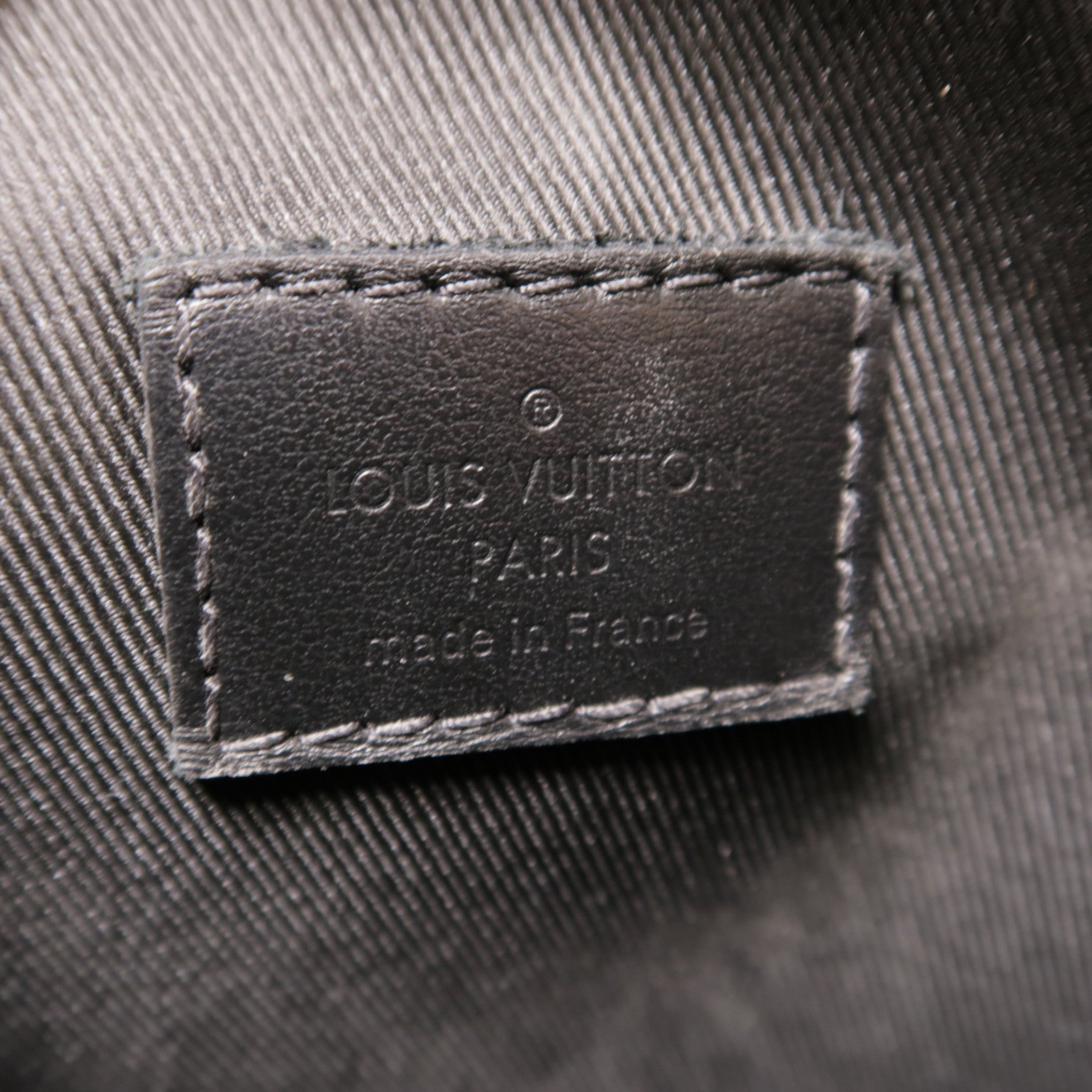 LOUIS VUITTON Monogram S-Lock Vertical肩背袋
