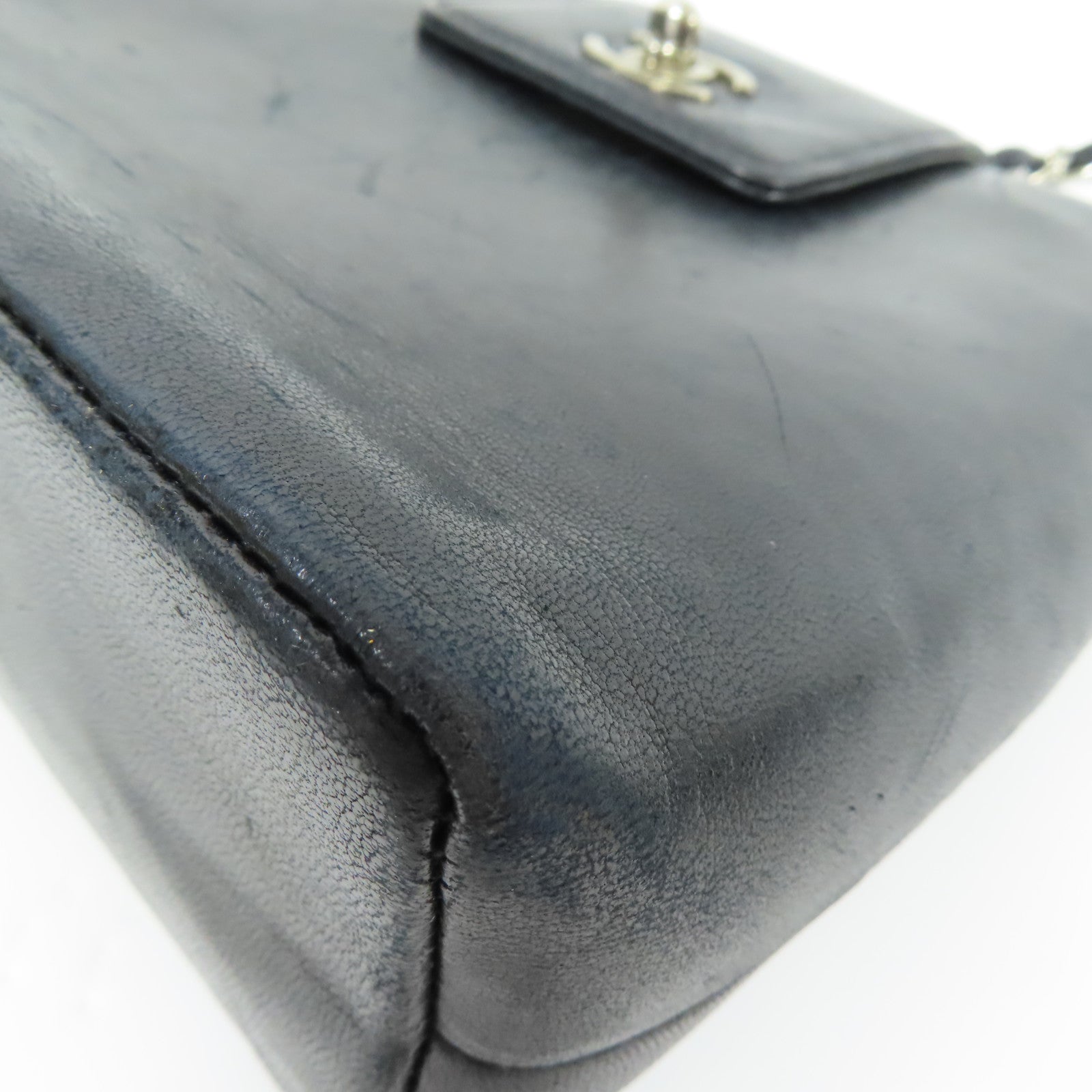 CHANEL 羊皮皮革Chain Shoulder銀扣肩背袋