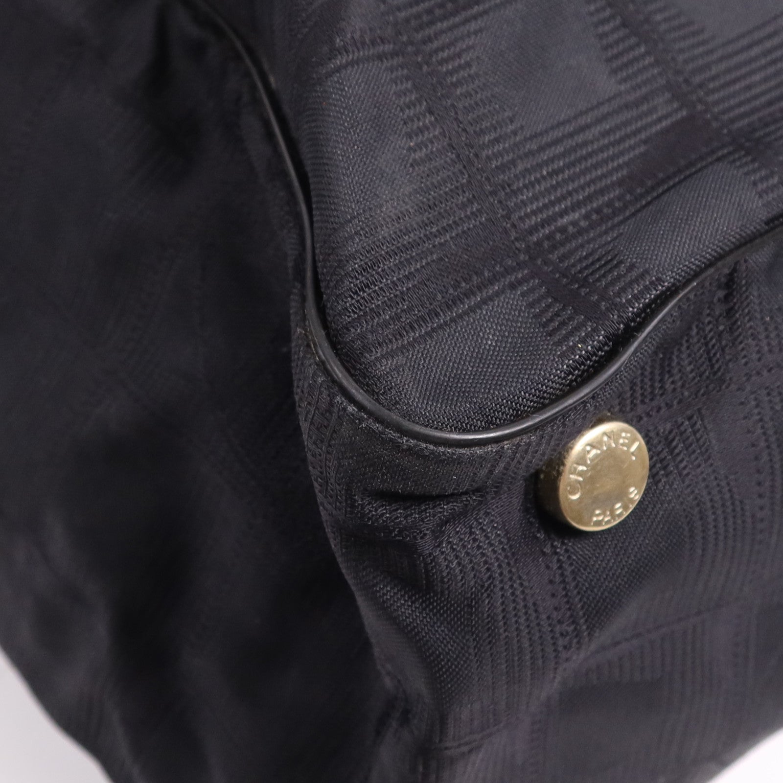 CHANEL 尼龍New Travel Line金扣手挽袋