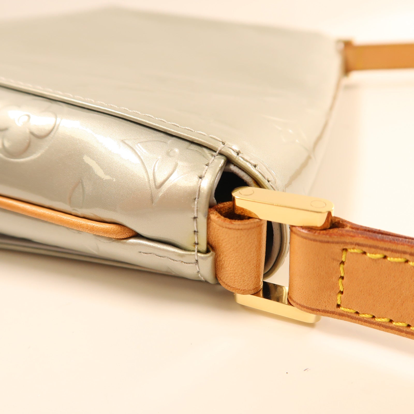 LOUIS VUITTON LV GHW Thompson Street Shoulder Bag Monogram Vernis M91123 Silver
