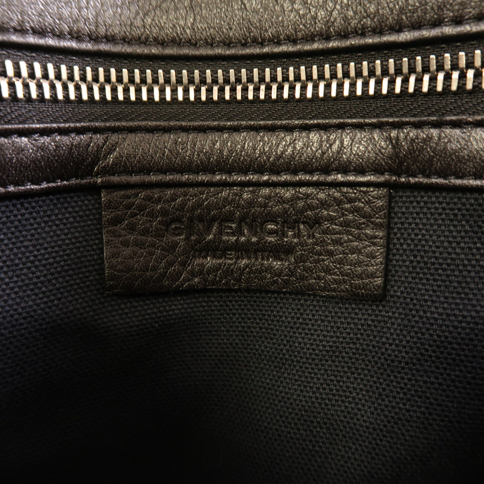 GIVENCHY 牛皮皮革2 Way Shoulder銀扣手挽肩背兩用袋