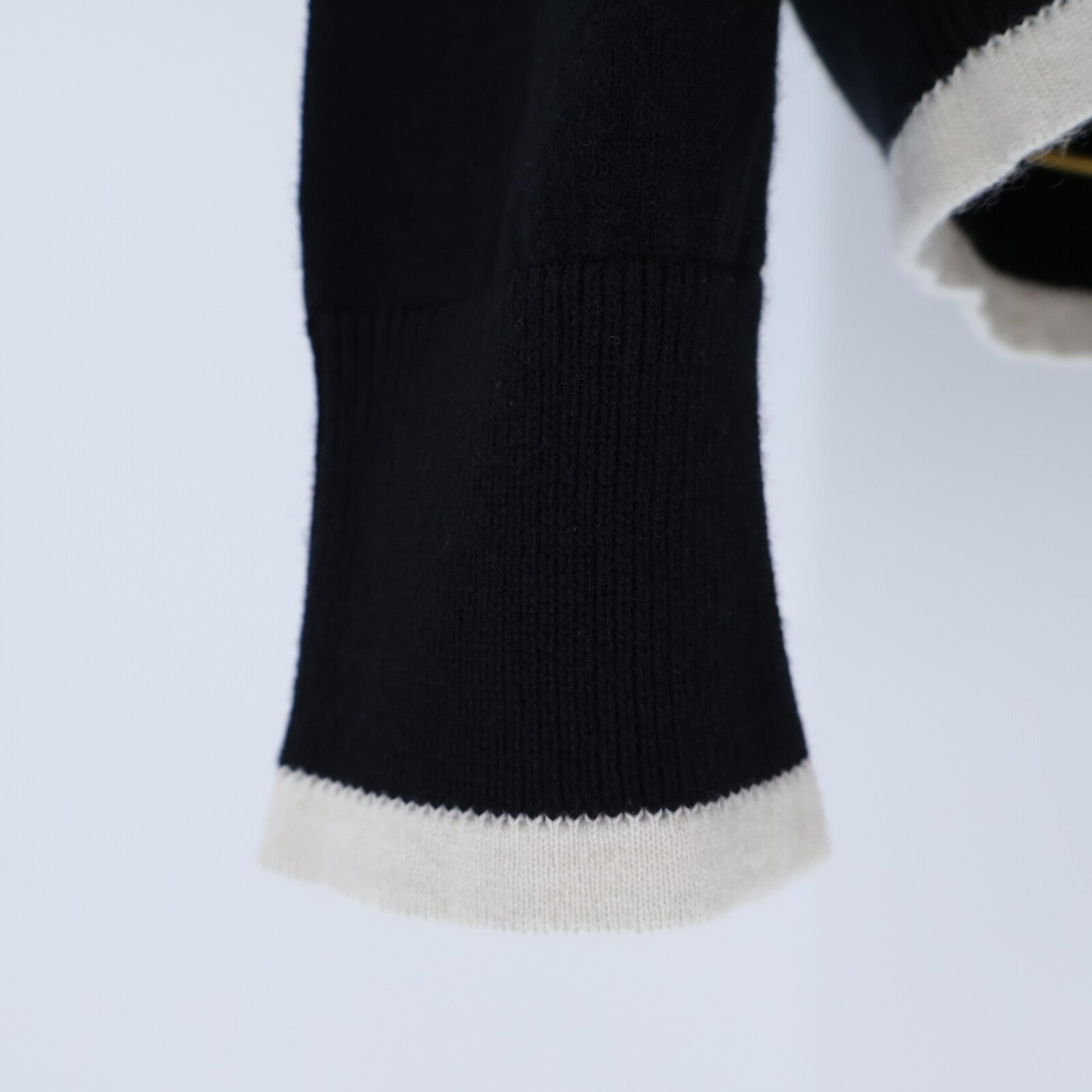 CHANEL COCO Mark Button Knitwear Sweater針織