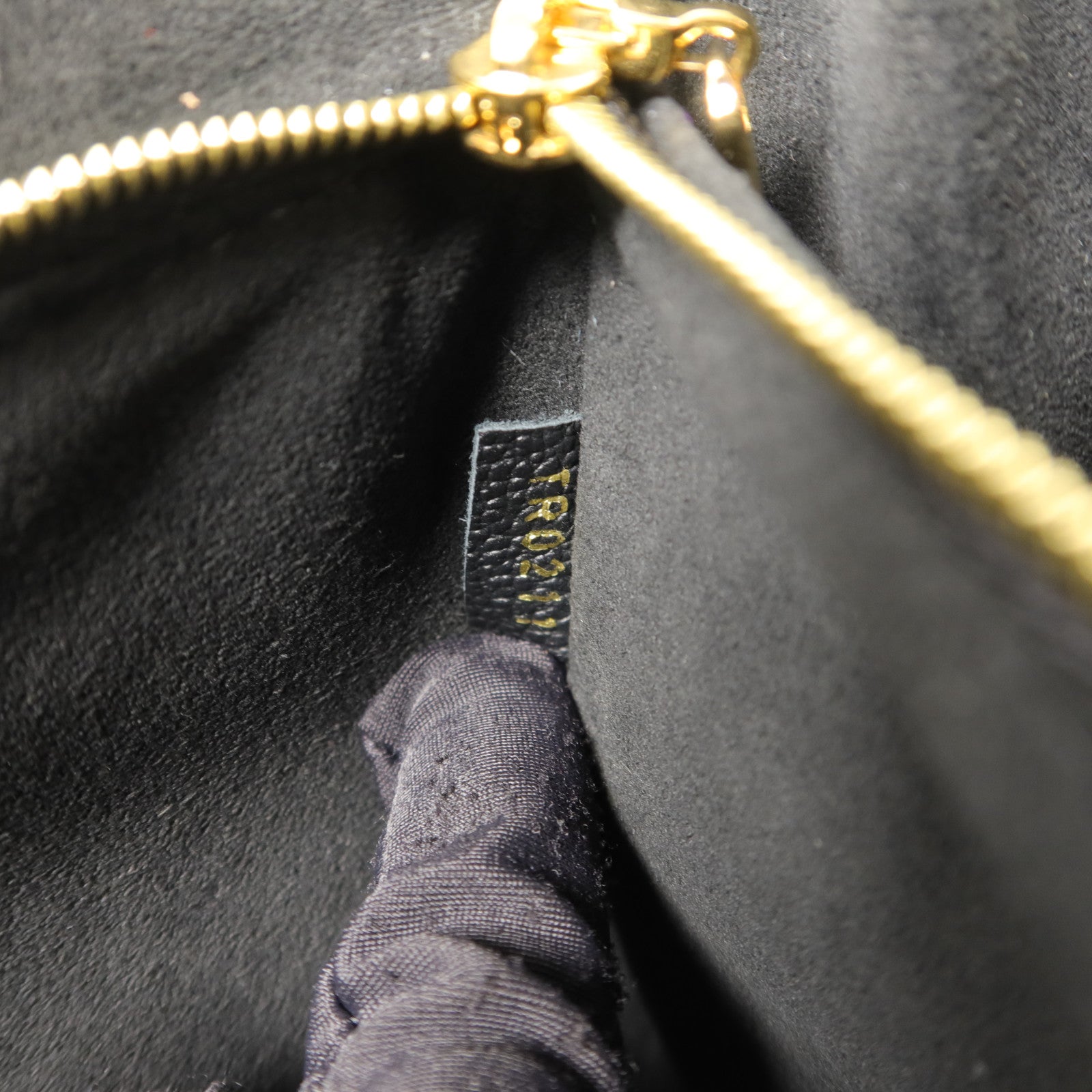 LOUIS VUITTON Monogram Empreinte Vavin PM肩背袋
