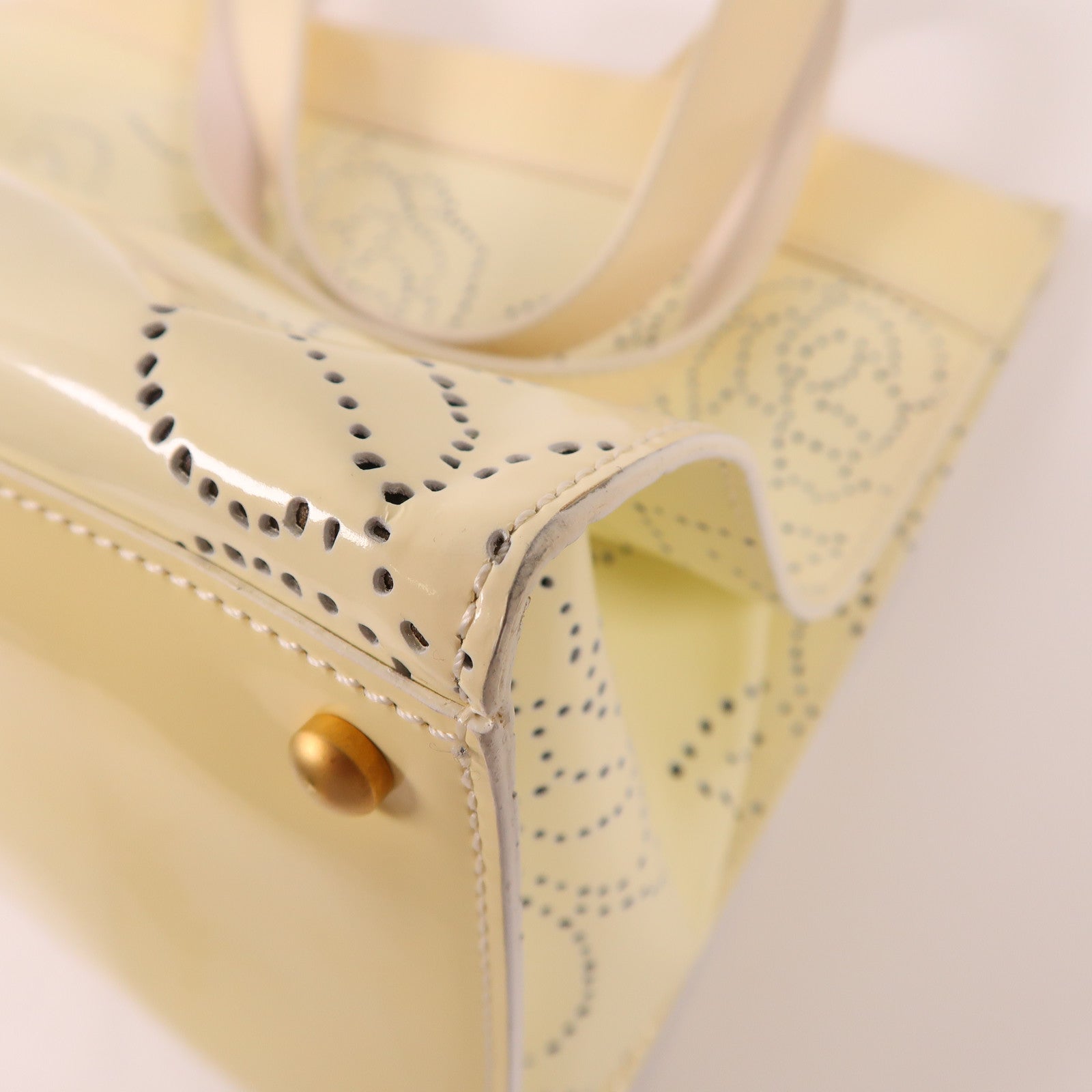 CHANEL 漆皮皮革Tote Bag金扣手挽袋