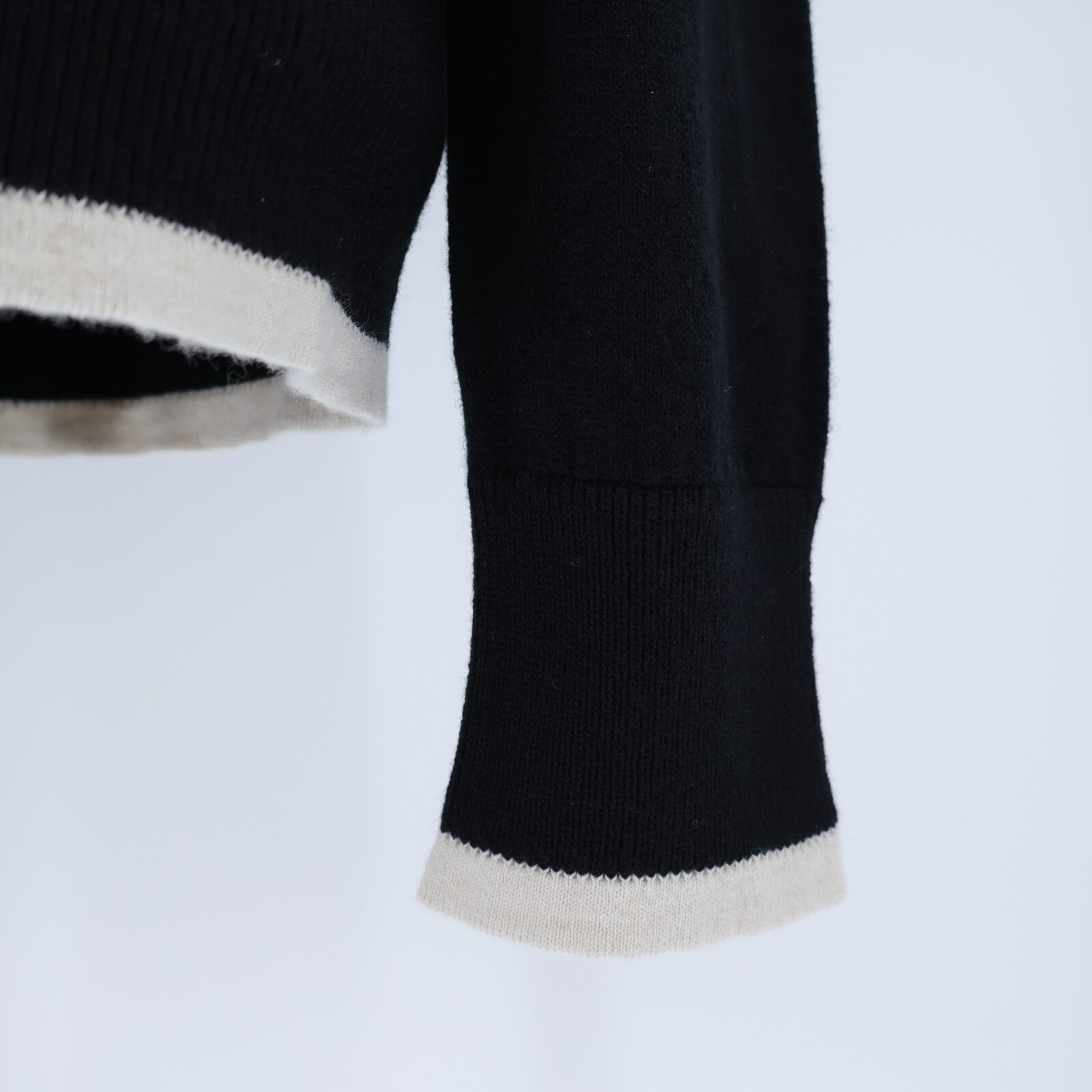 CHANEL COCO Mark Button Knitwear Sweater針織
