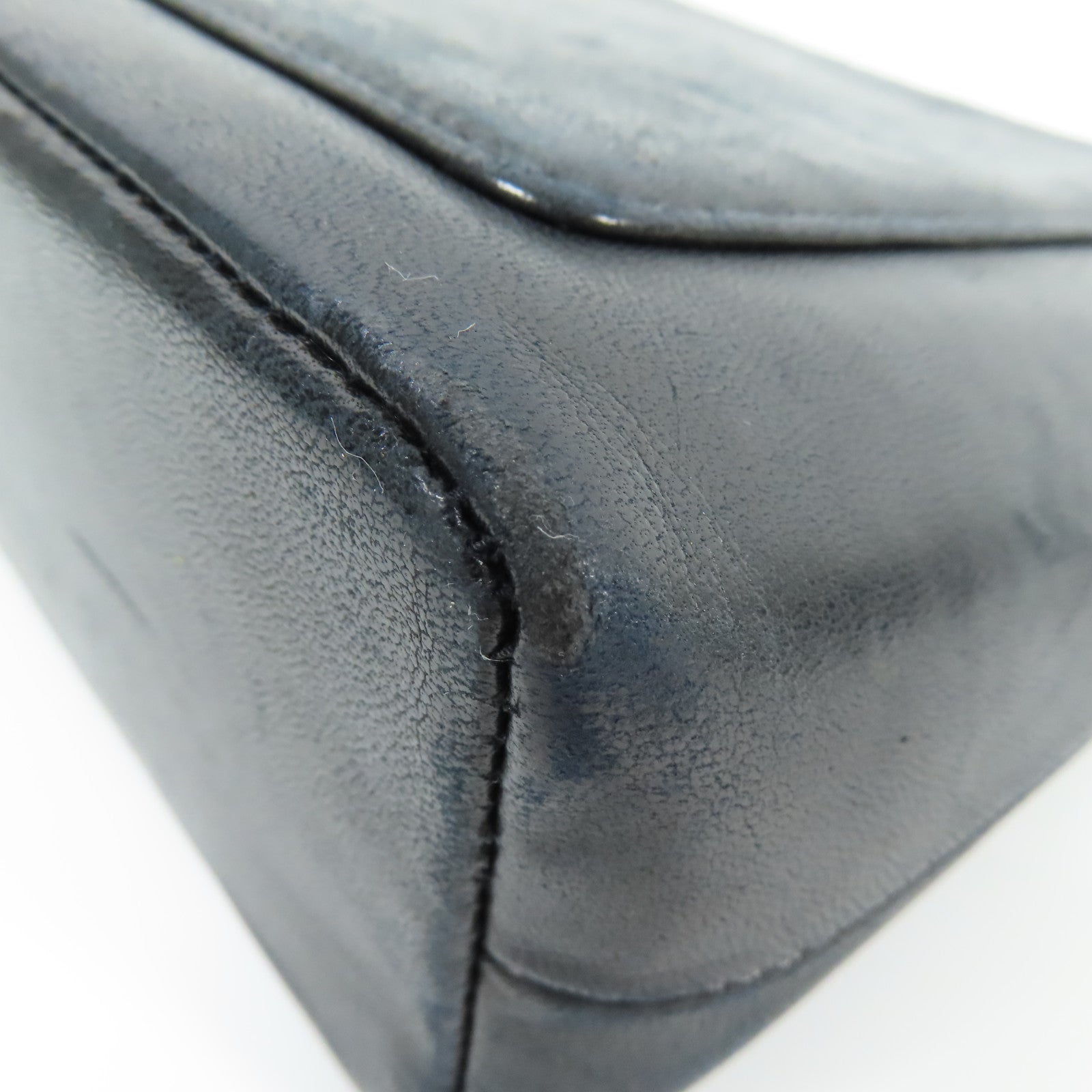 CHANEL 羊皮皮革Chain Shoulder銀扣肩背袋