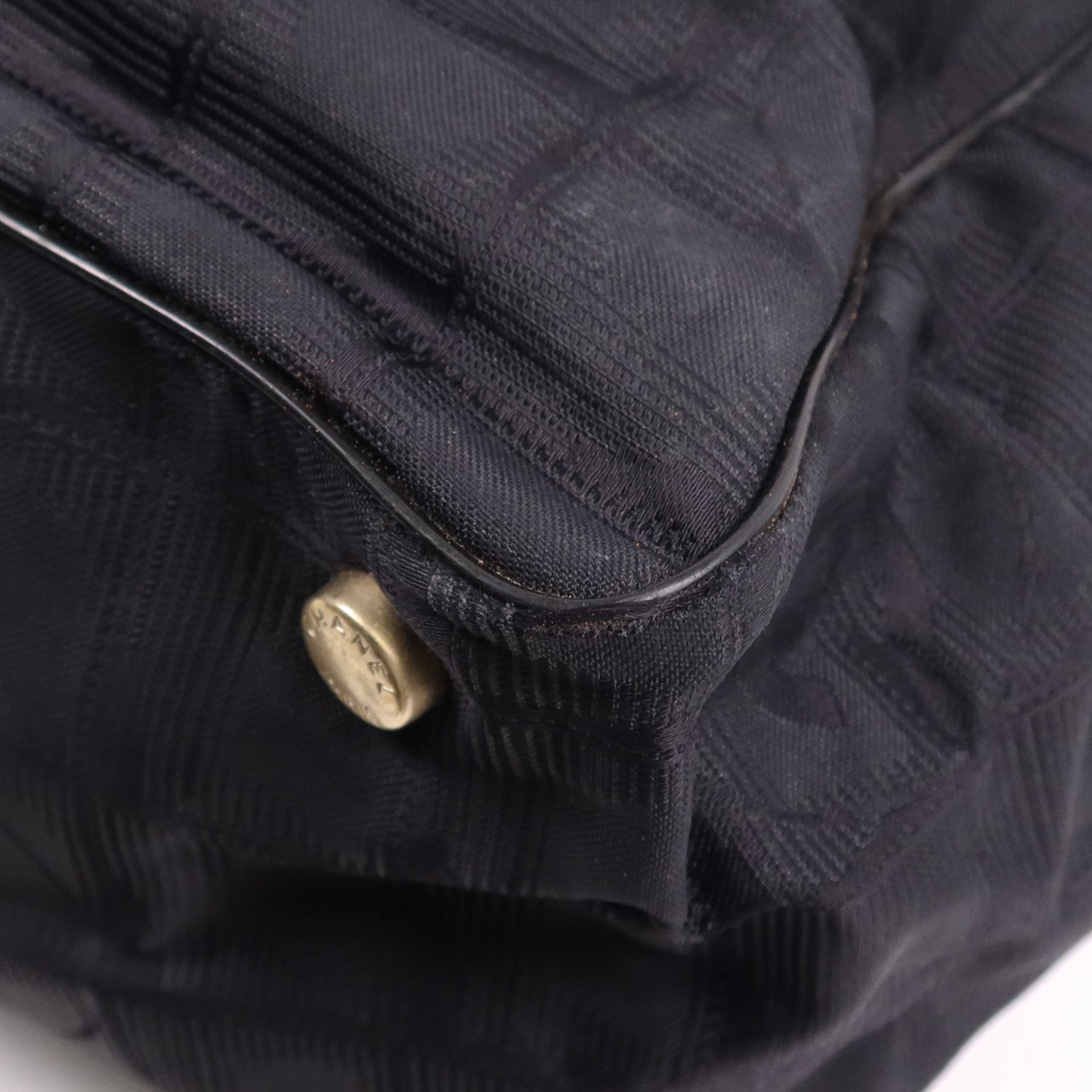 CHANEL 尼龍New Travel Line金扣手挽袋