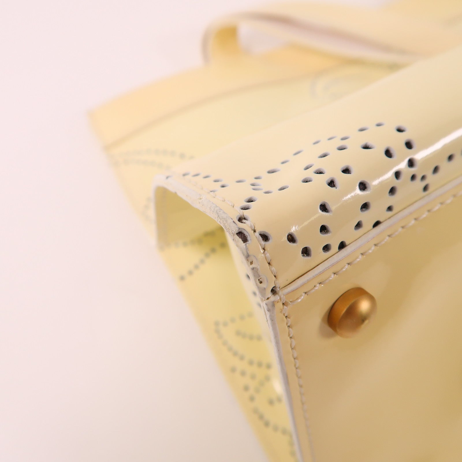 CHANEL 漆皮皮革Tote Bag金扣手挽袋