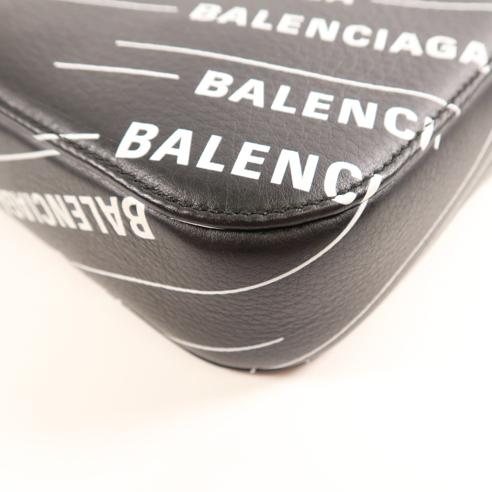 BALENCIAGA SHW Shoulder Bag Calfskin Leather 552370 Black/White