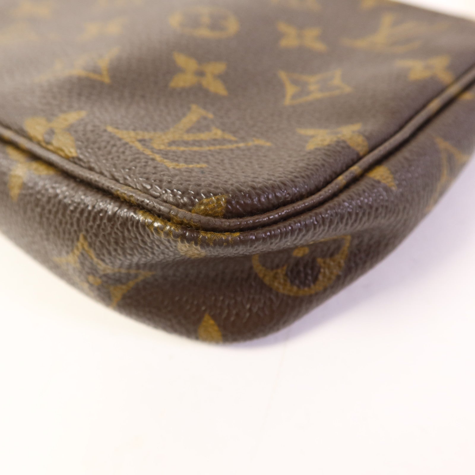 LOUIS VUITTON Monogram Pochette Accessoires金扣手挽袋棕色