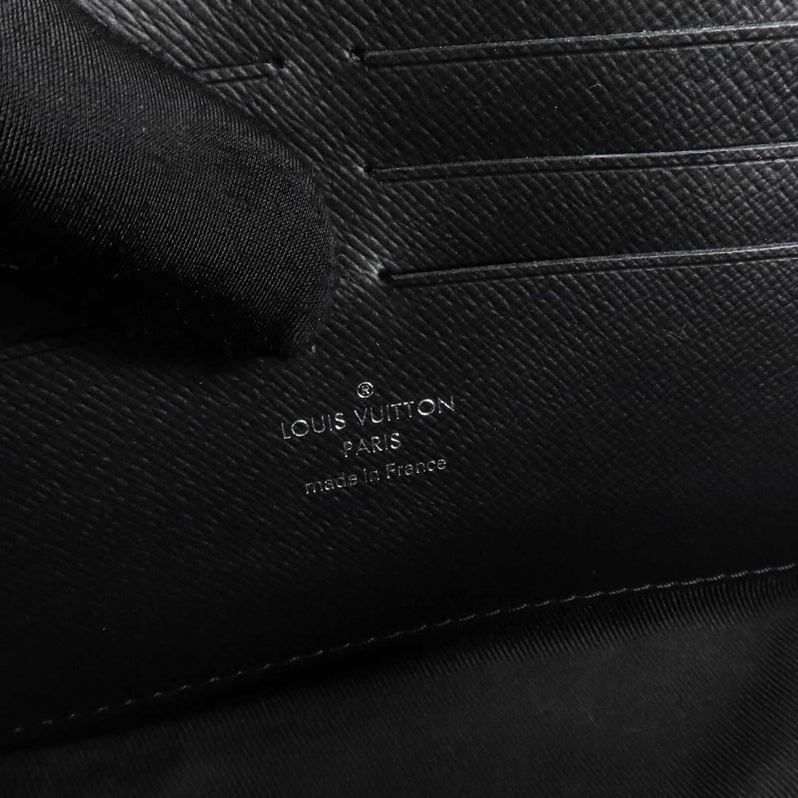 LOUIS VUITTON Monogram Eclipse Soft Trunk Wallet肩背袋