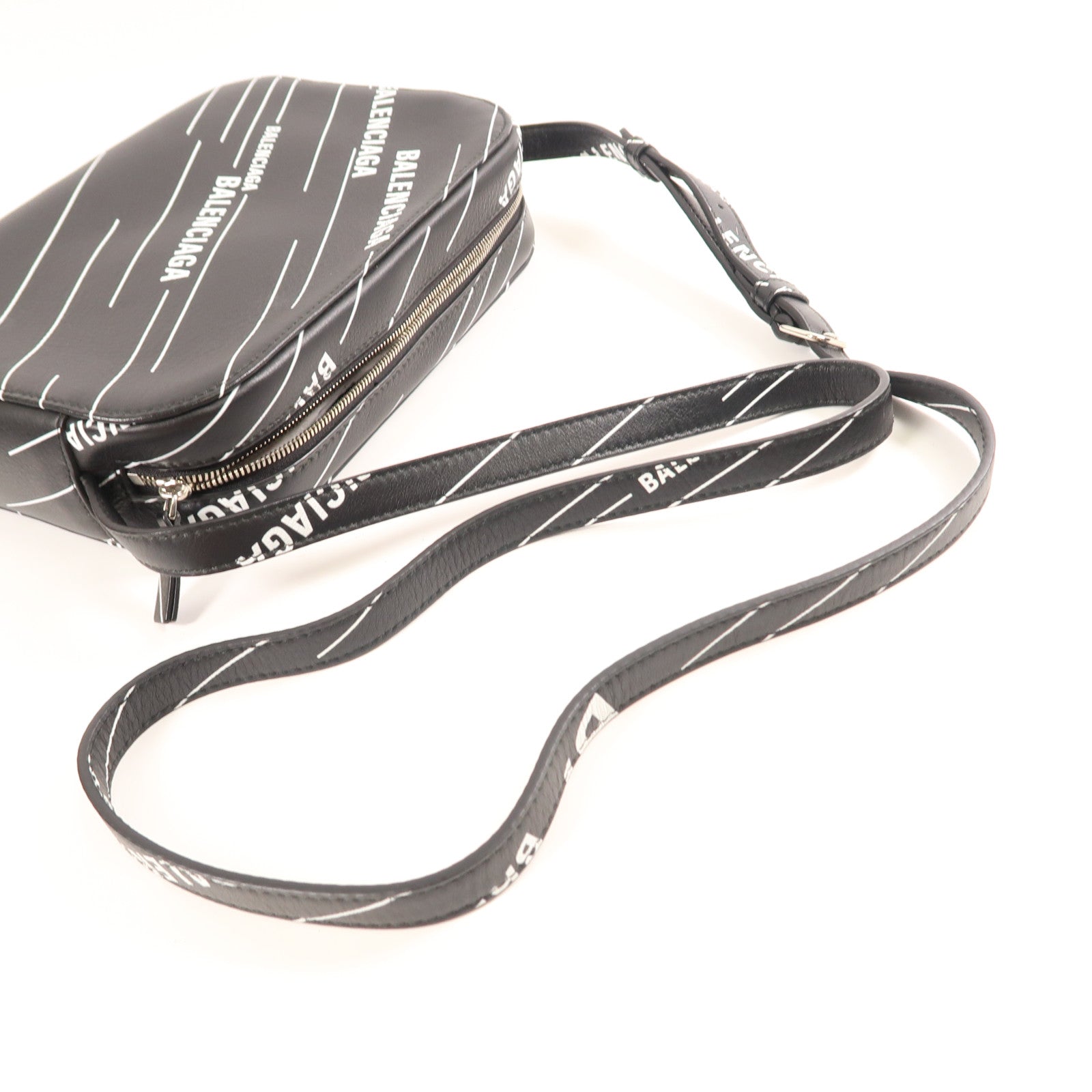 BALENCIAGA SHW Shoulder Bag Calfskin Leather 552370 Black/White