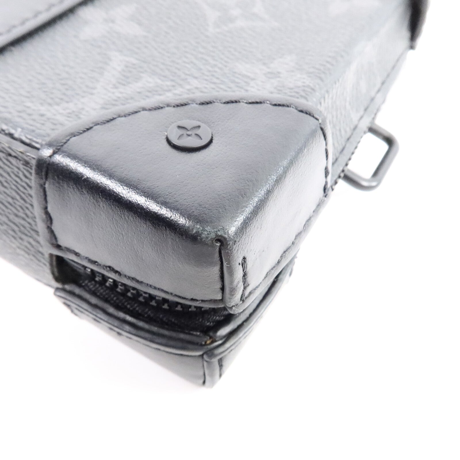 LOUIS VUITTON Monogram Eclipse Soft Trunk Wallet肩背袋