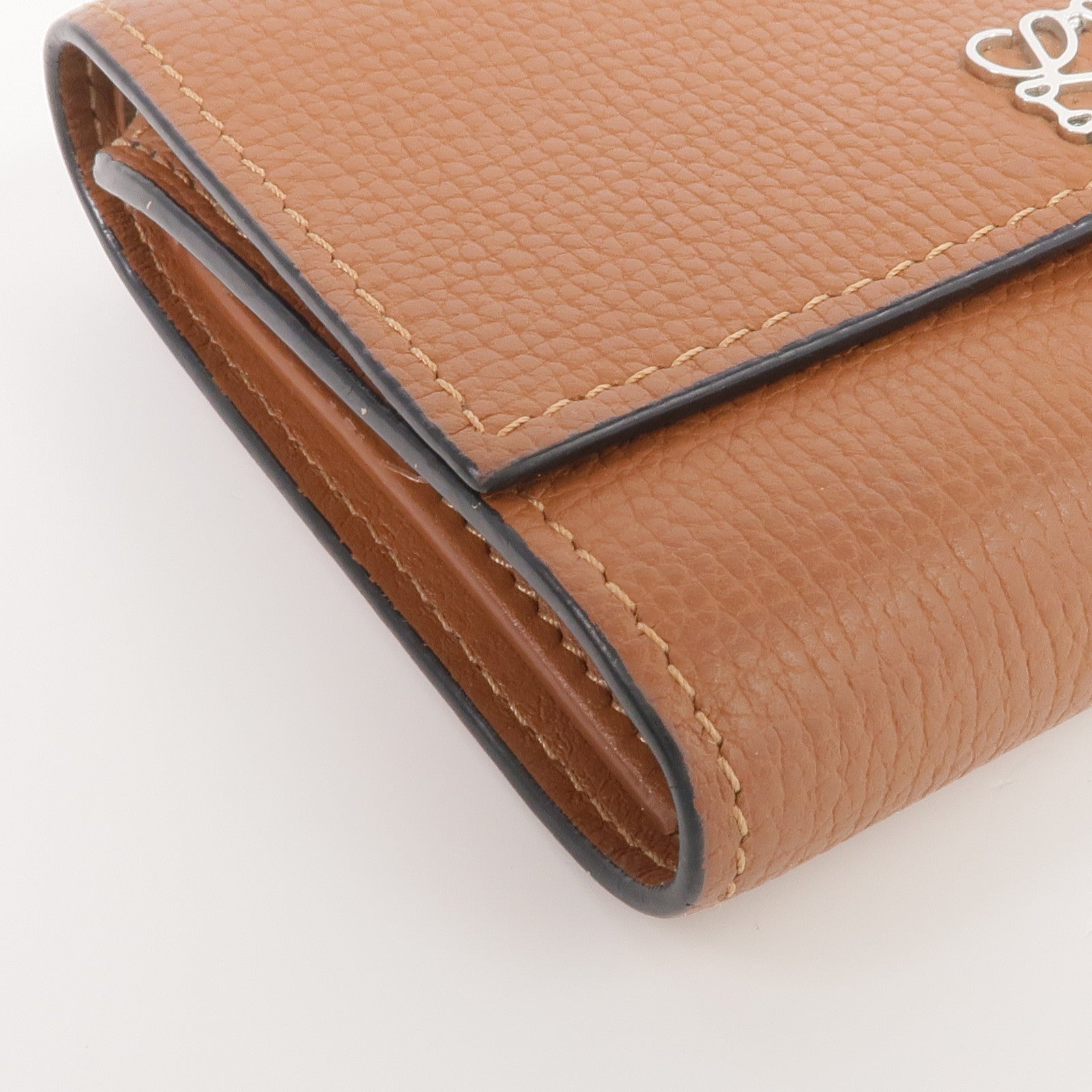 LOEWE 牛皮皮革Anagram Trifold Wallet銀扣錢包