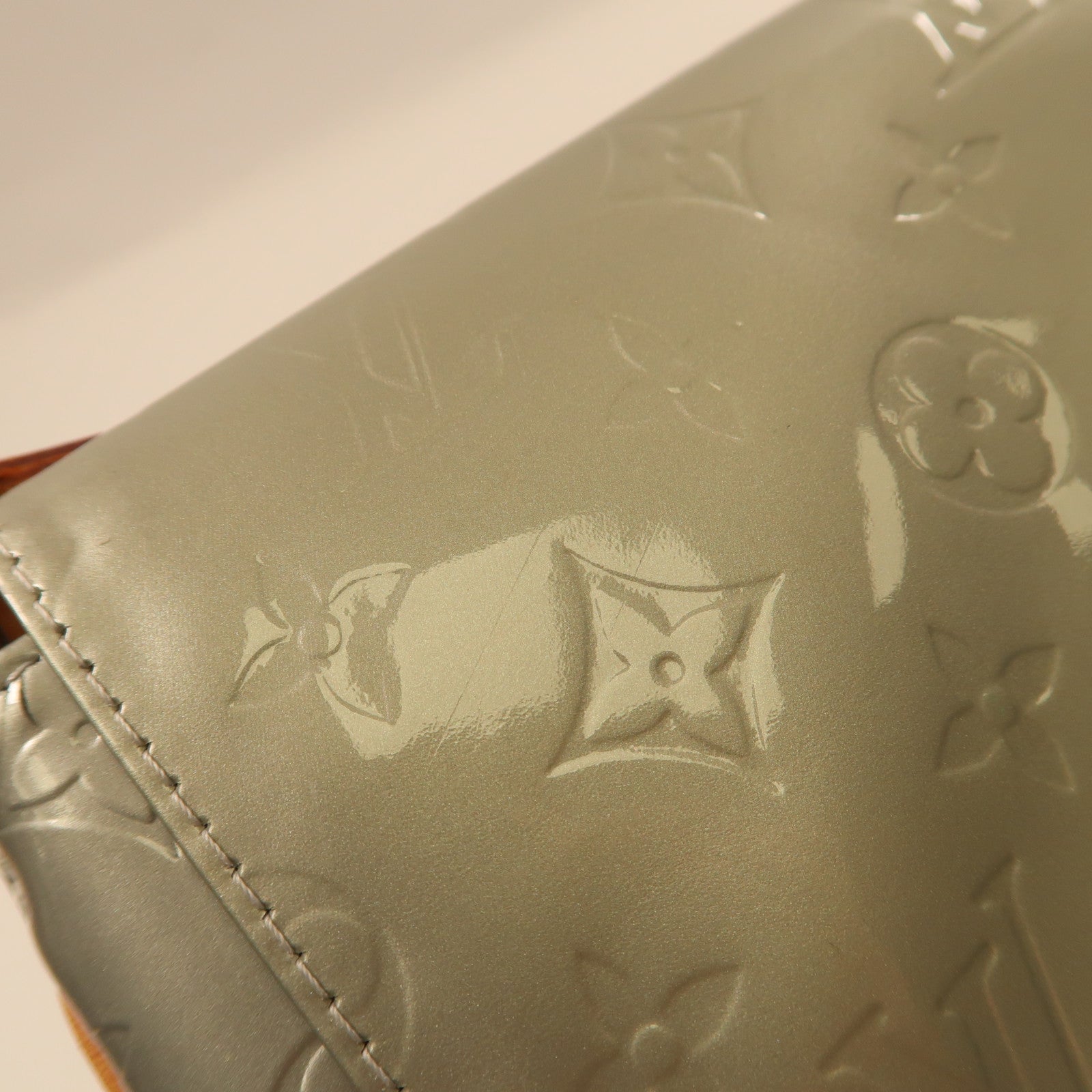 LOUIS VUITTON LV GHW Thompson Street Shoulder Bag Monogram Vernis M91123 Silver