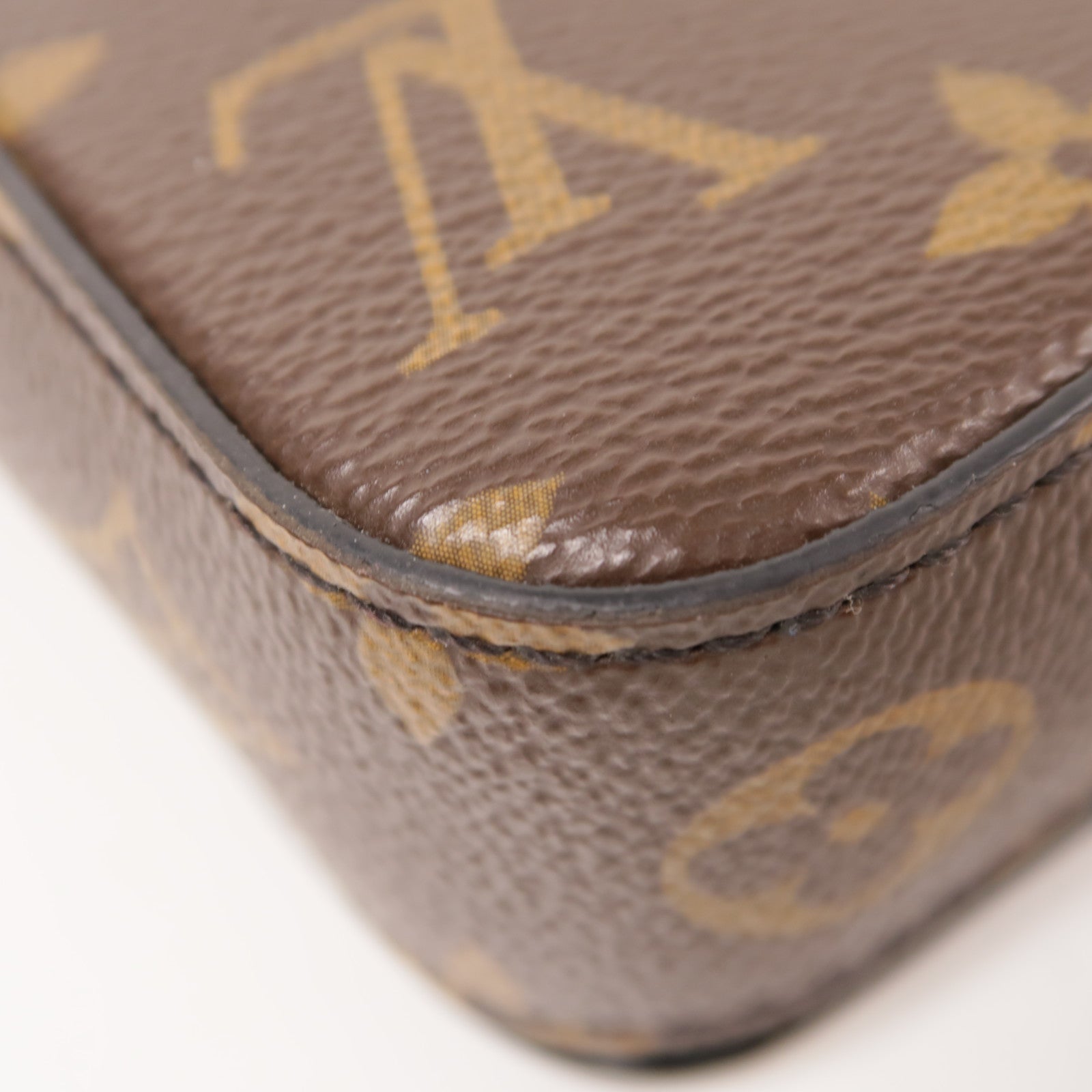 LOUIS VUITTON Monogram S-Lock Vertical肩背袋