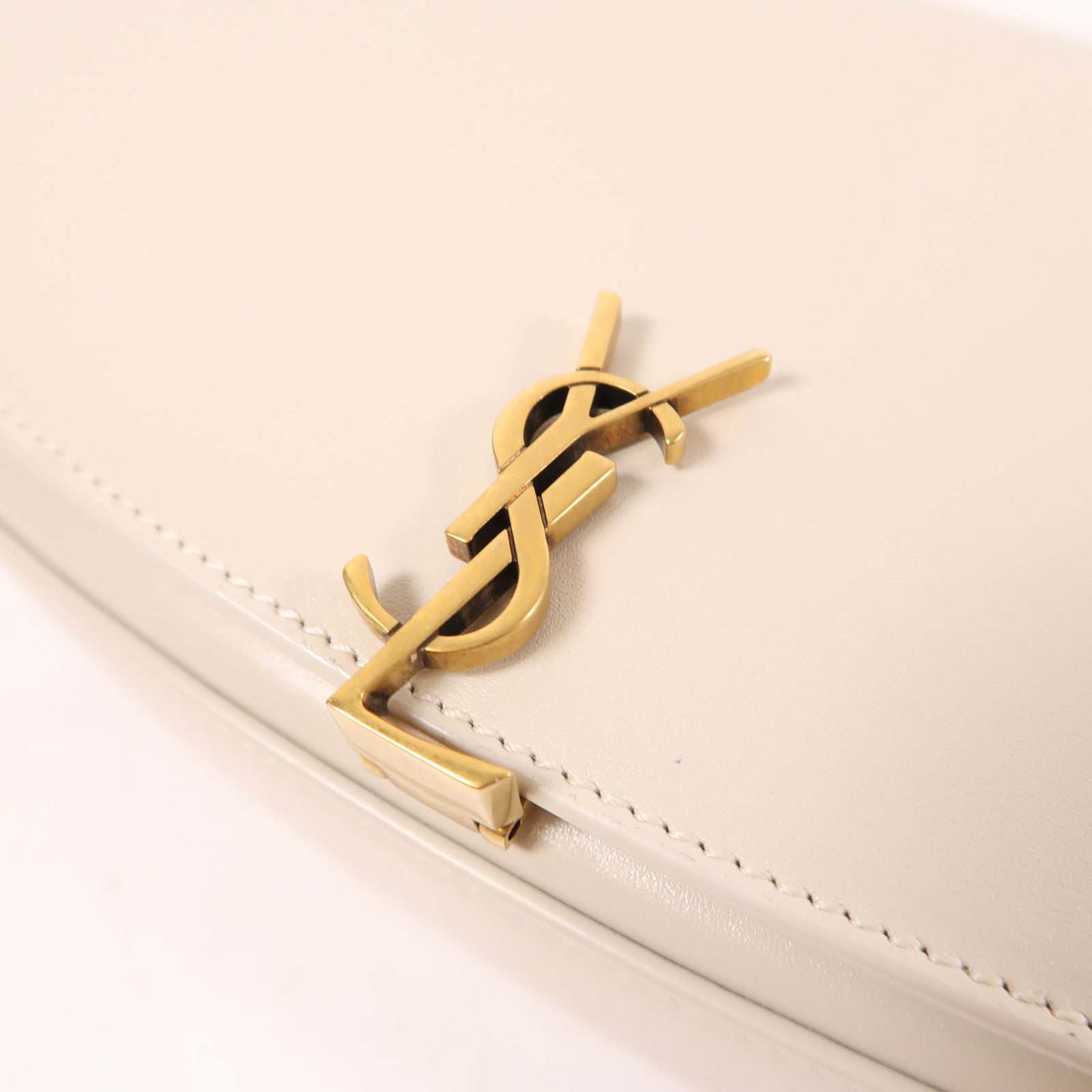 YVES SAINT LAURENT 牛皮皮革Mini Voltaire金扣肩背袋