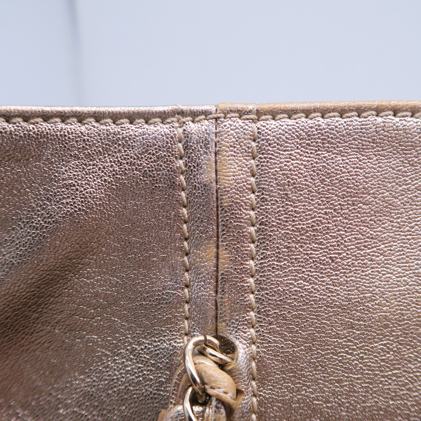 CHANEL 【激減優惠】牛皮皮革Totebag金扣手挽袋金色
