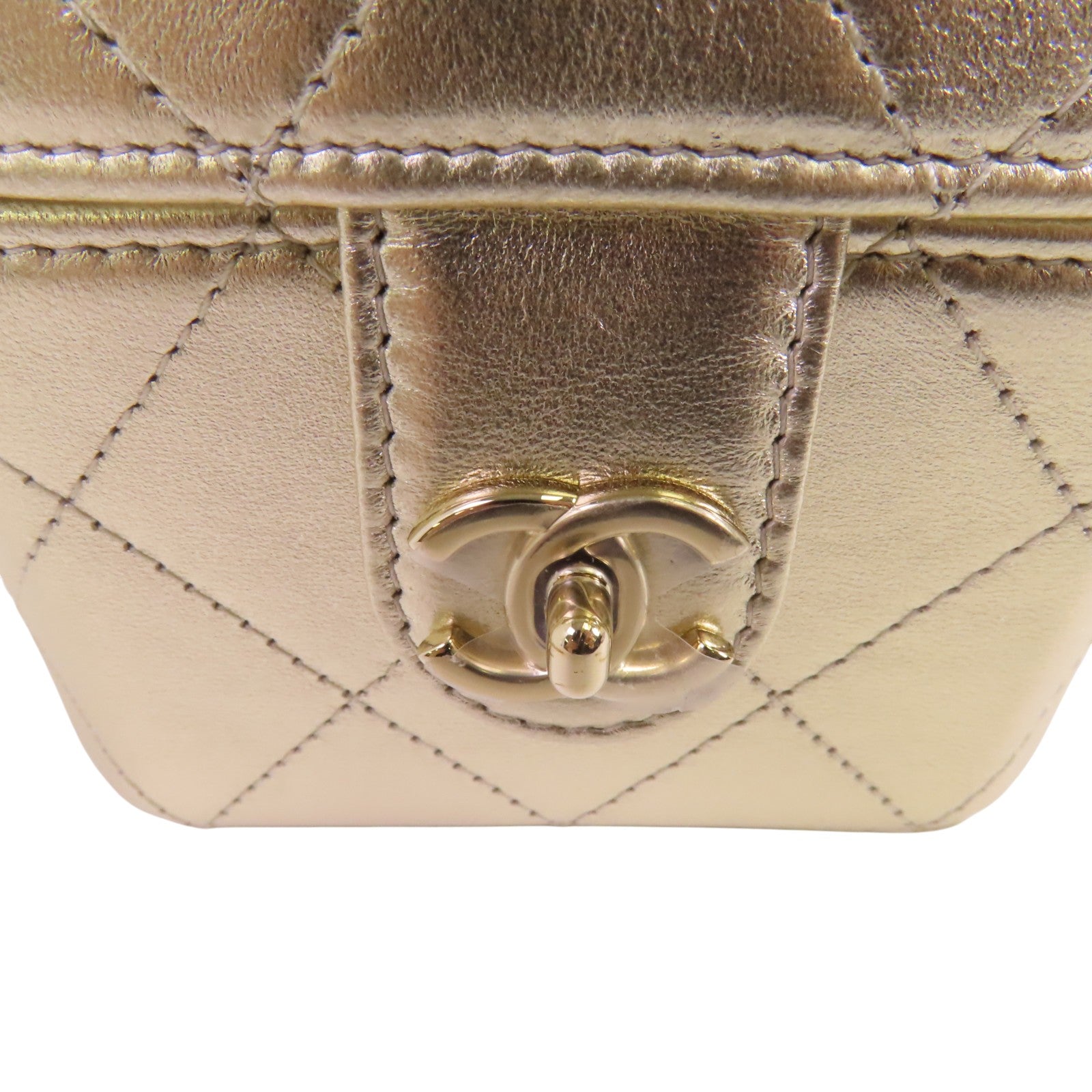 CHANEL 牛皮皮革Vanity Case金扣鏈帶肩背袋