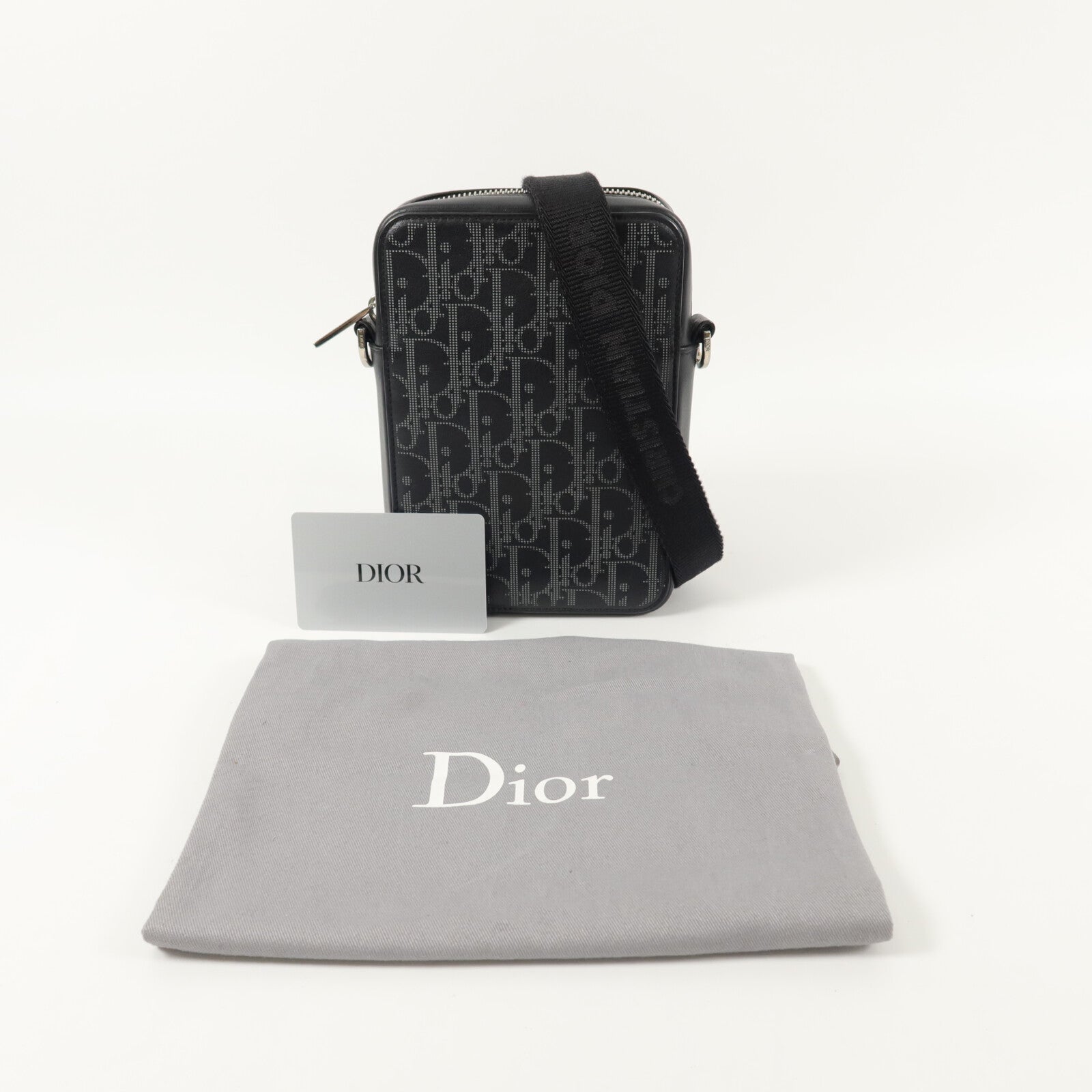 Dior 牛皮皮革World Tour Messenger肩背袋