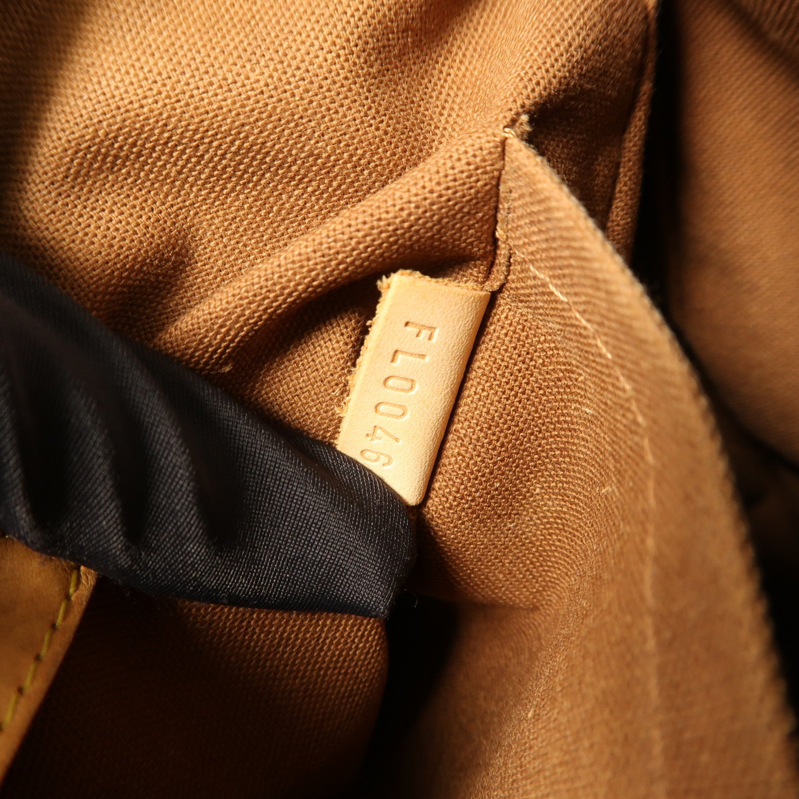 LOUIS VUITTON Monogram Tikal GM金扣肩背袋