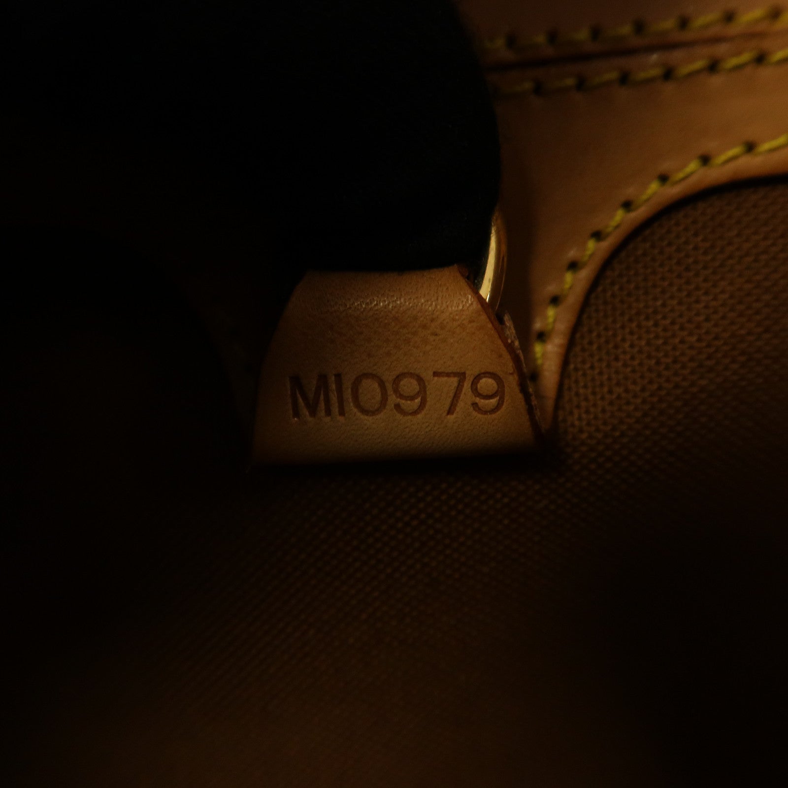 LOUIS VUITTON Monogram Elipse PM金扣手挽袋啡色