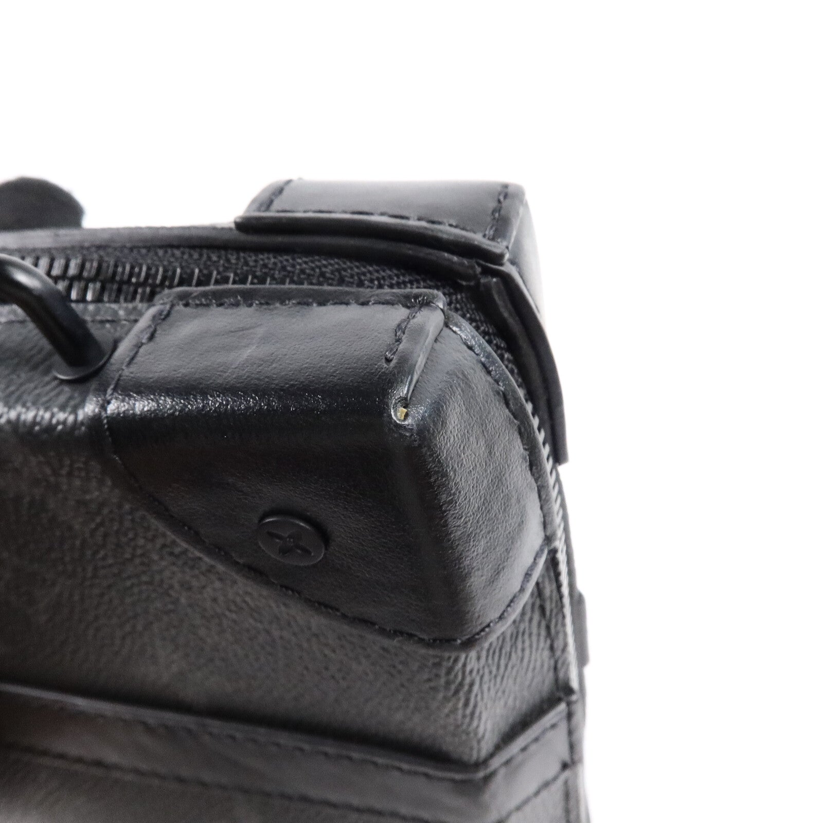 LOUIS VUITTON Monogram Eclipse Soft Trunk Wallet肩背袋