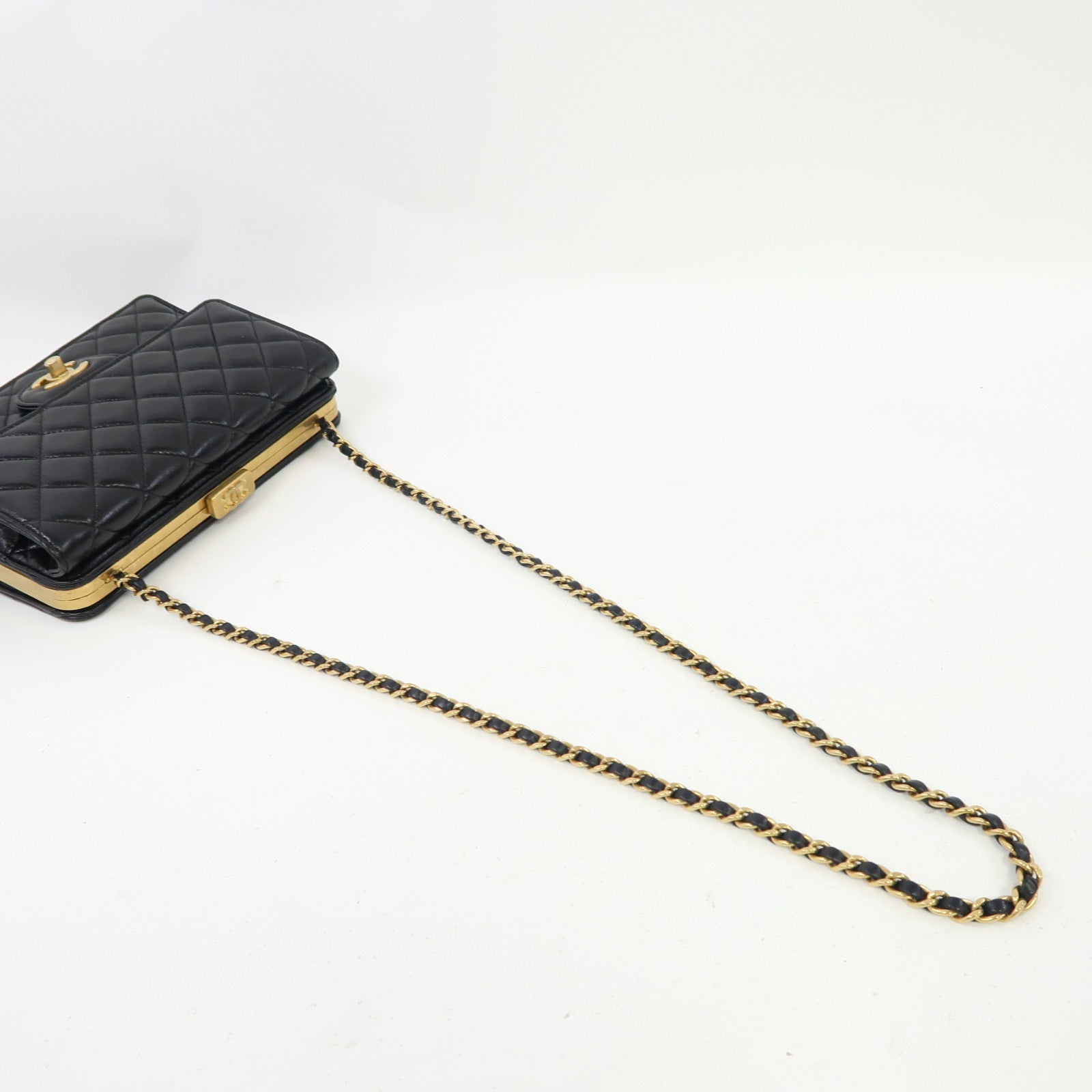 CHANEL 菱格牛皮皮革Chain Shoulder金扣鏈帶肩背袋黑色
