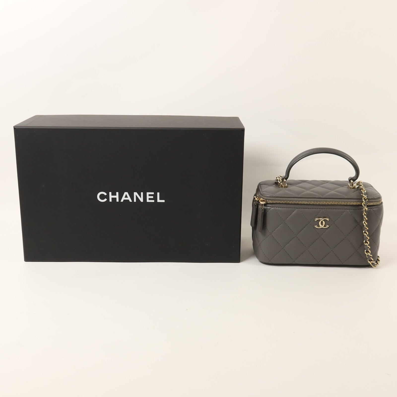 CHANEL 羊皮皮革Vanity Case金扣鏈帶手挽肩背兩用袋