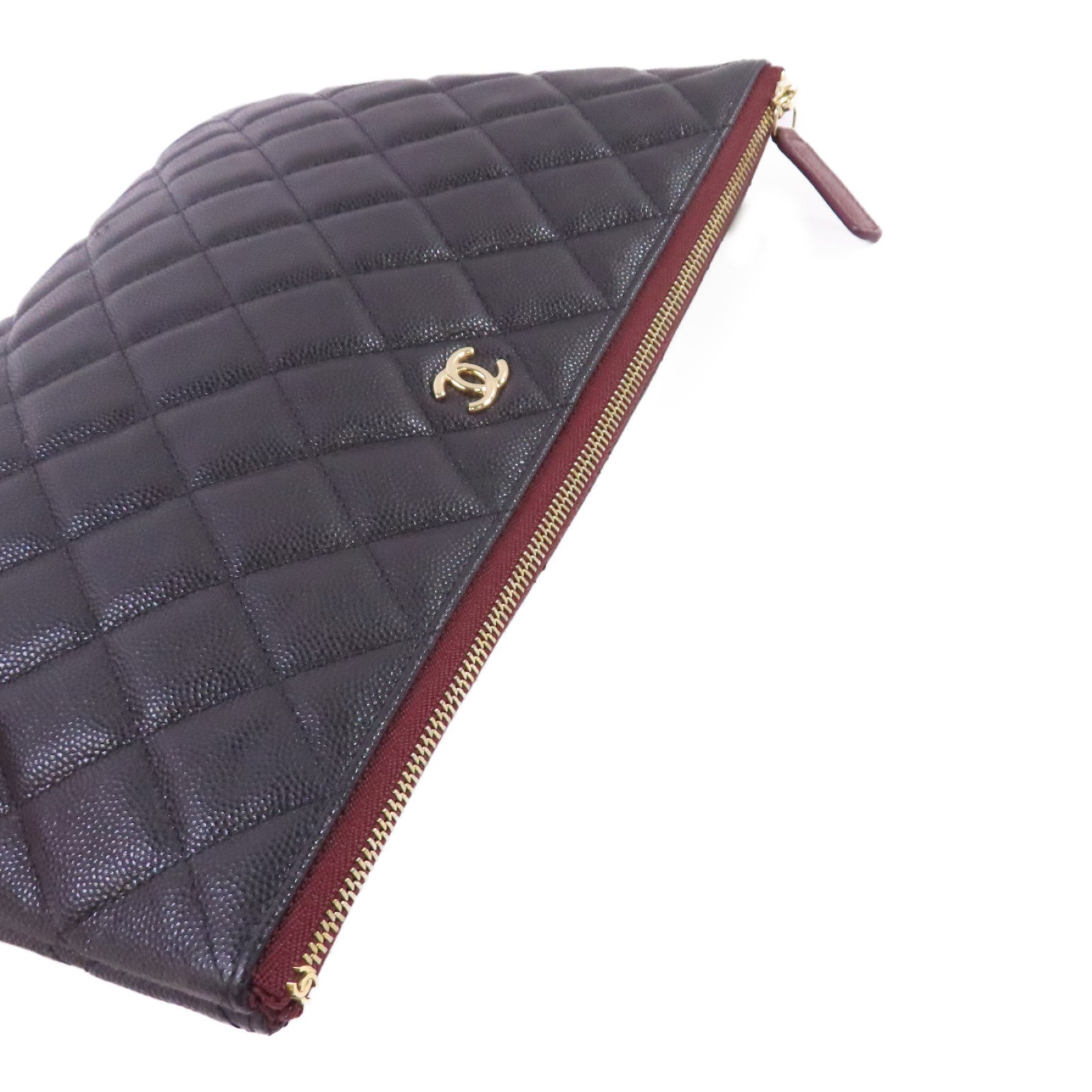 CHANEL 菱格Caviar皮革Pouch金扣手拿包黑色