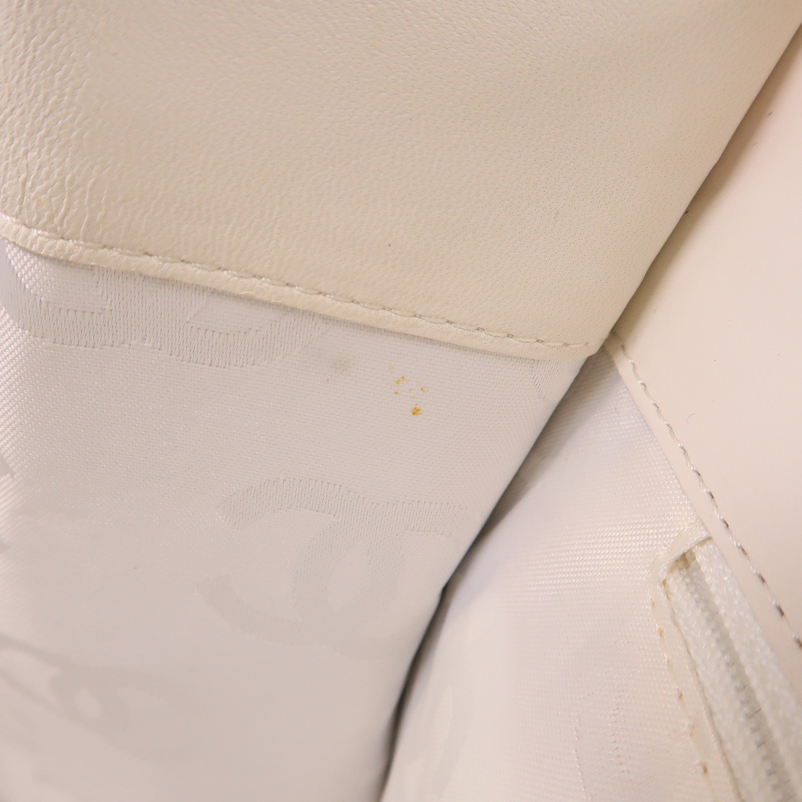 CHANEL 漆皮皮革Tote Bag金扣手挽袋