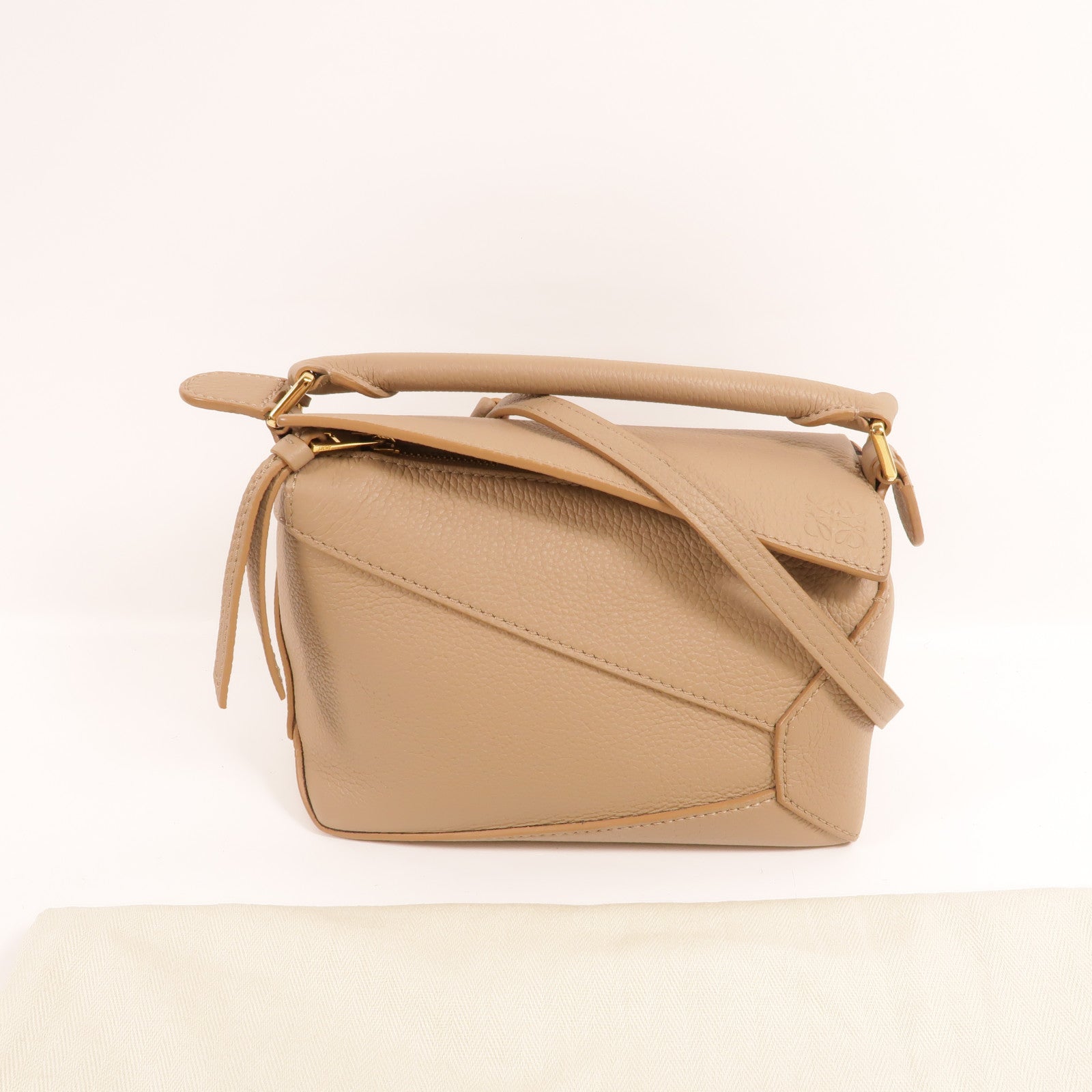 LOEWE 牛皮皮革Mini Puzzle手挽肩背兩用袋