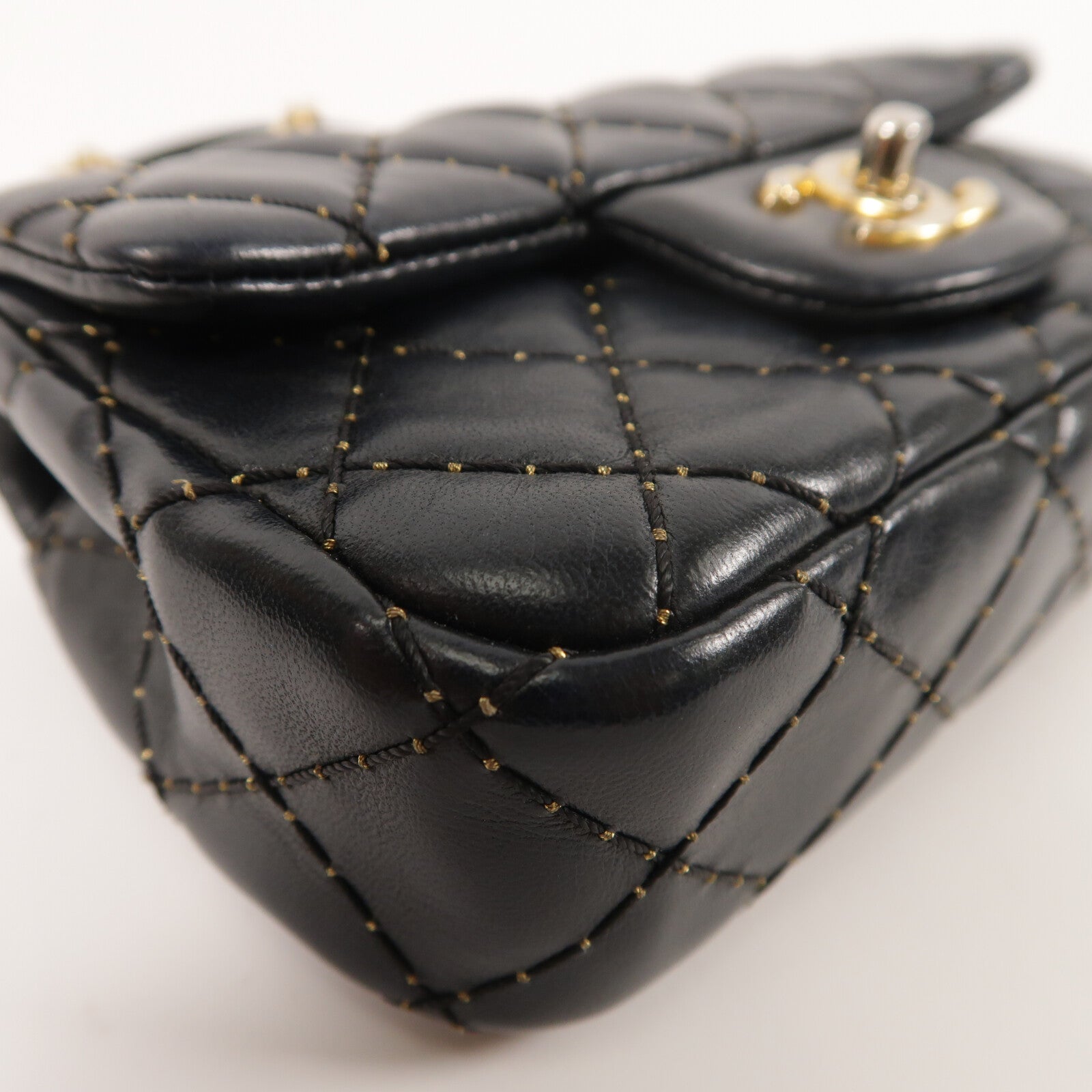 CHANEL 羊皮皮革Chain Shoulder金扣鏈帶肩背袋