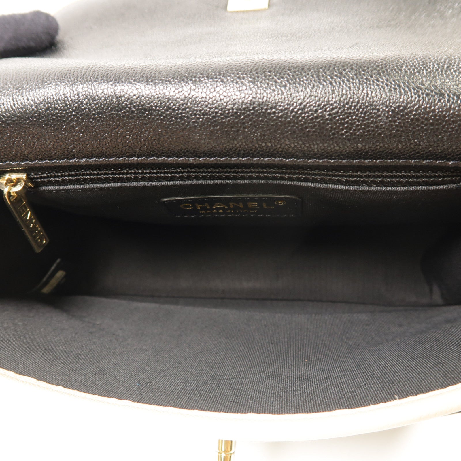 CHANEL 牛皮皮革Messenger Bag金扣肩背袋