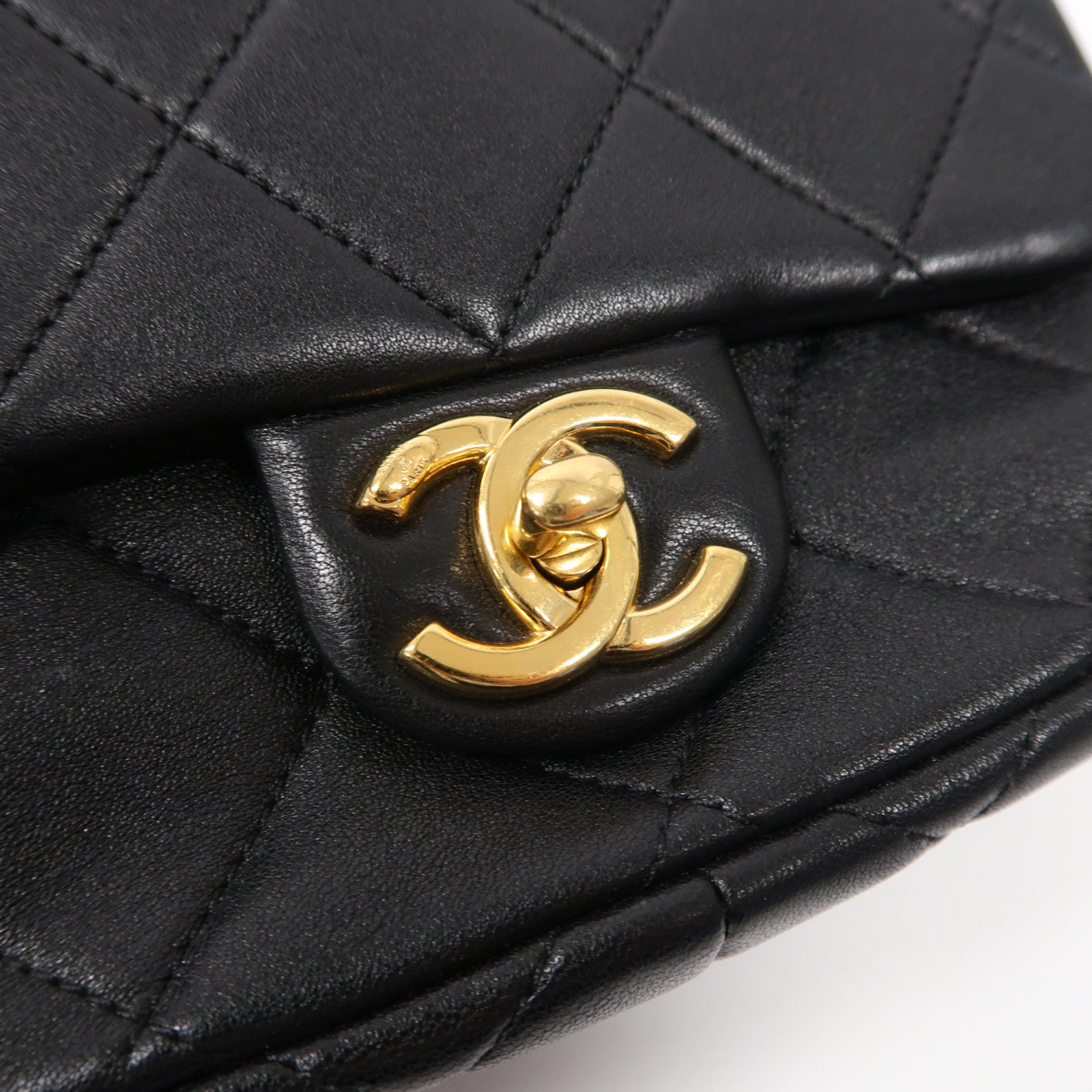 CHANEL 菱格牛皮皮革Chain Shoulder金扣手挽肩背兩用袋黑色