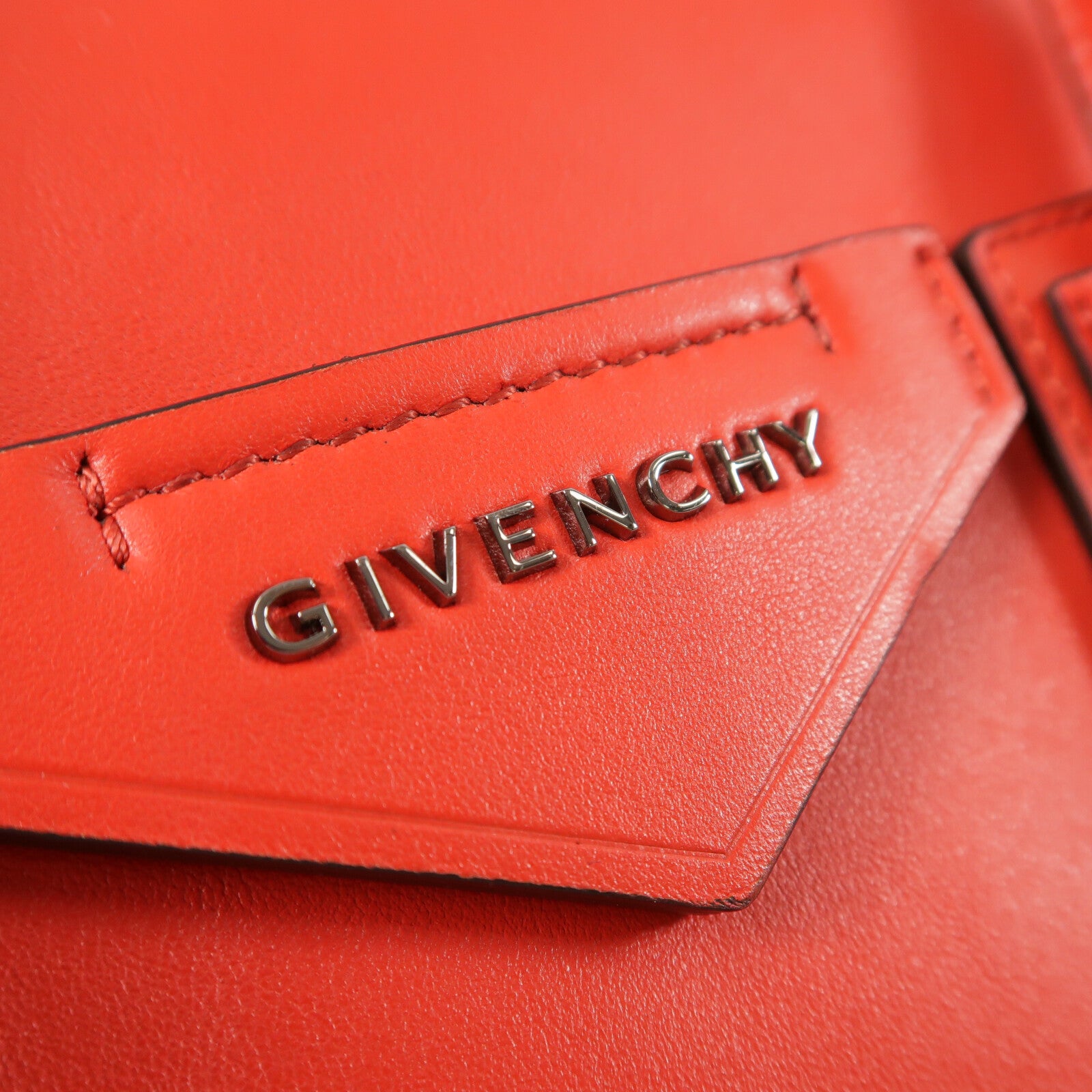 GIVENCHY 牛皮皮革Antigona Soft手挽肩背兩用袋