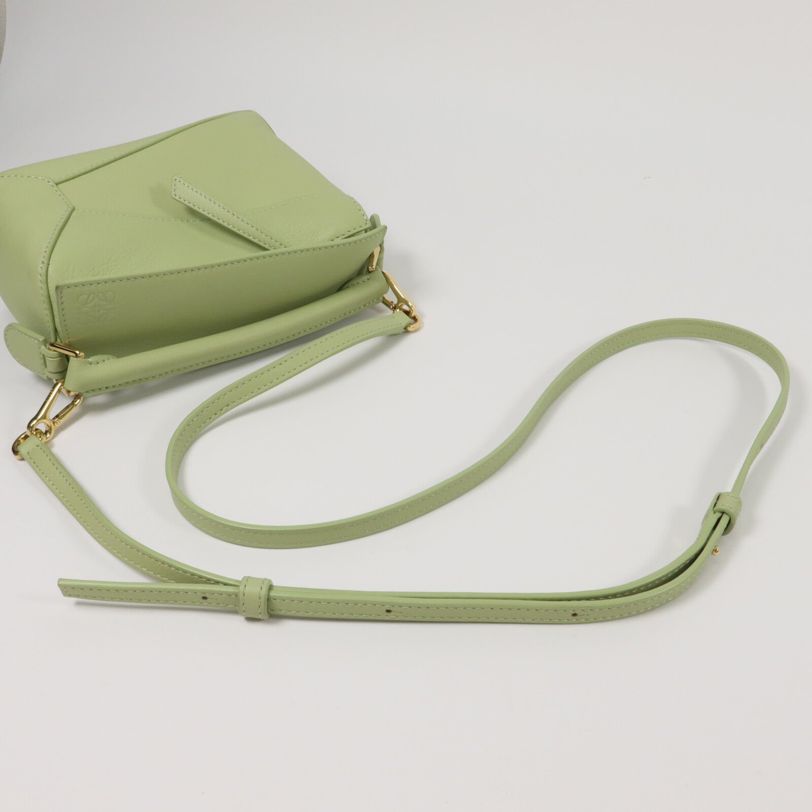 LOEWE 牛皮皮革Mini Puzzle Edge手挽肩背兩用袋