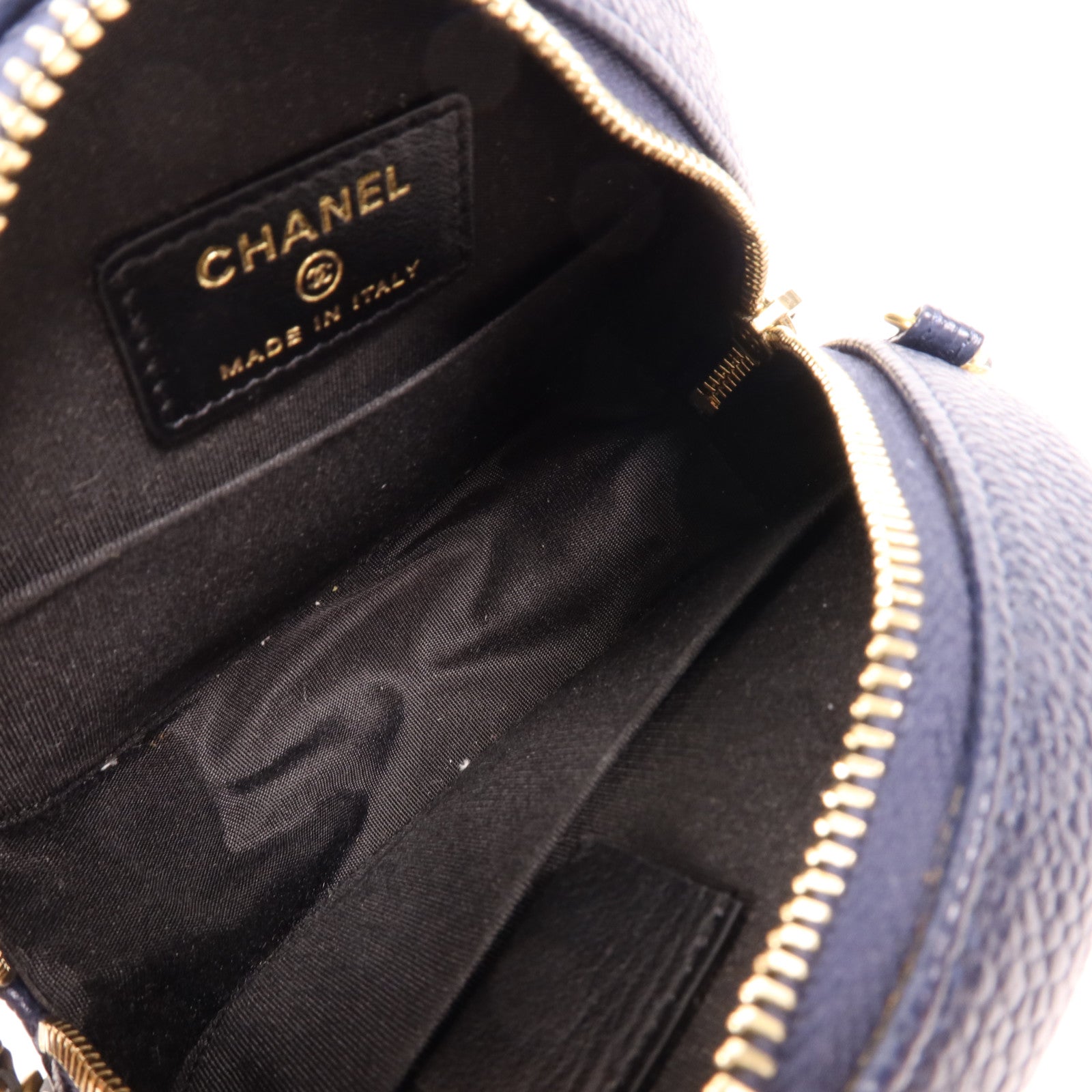 CHANEL 牛皮皮革Filigree Round Bag金扣鏈帶肩背袋